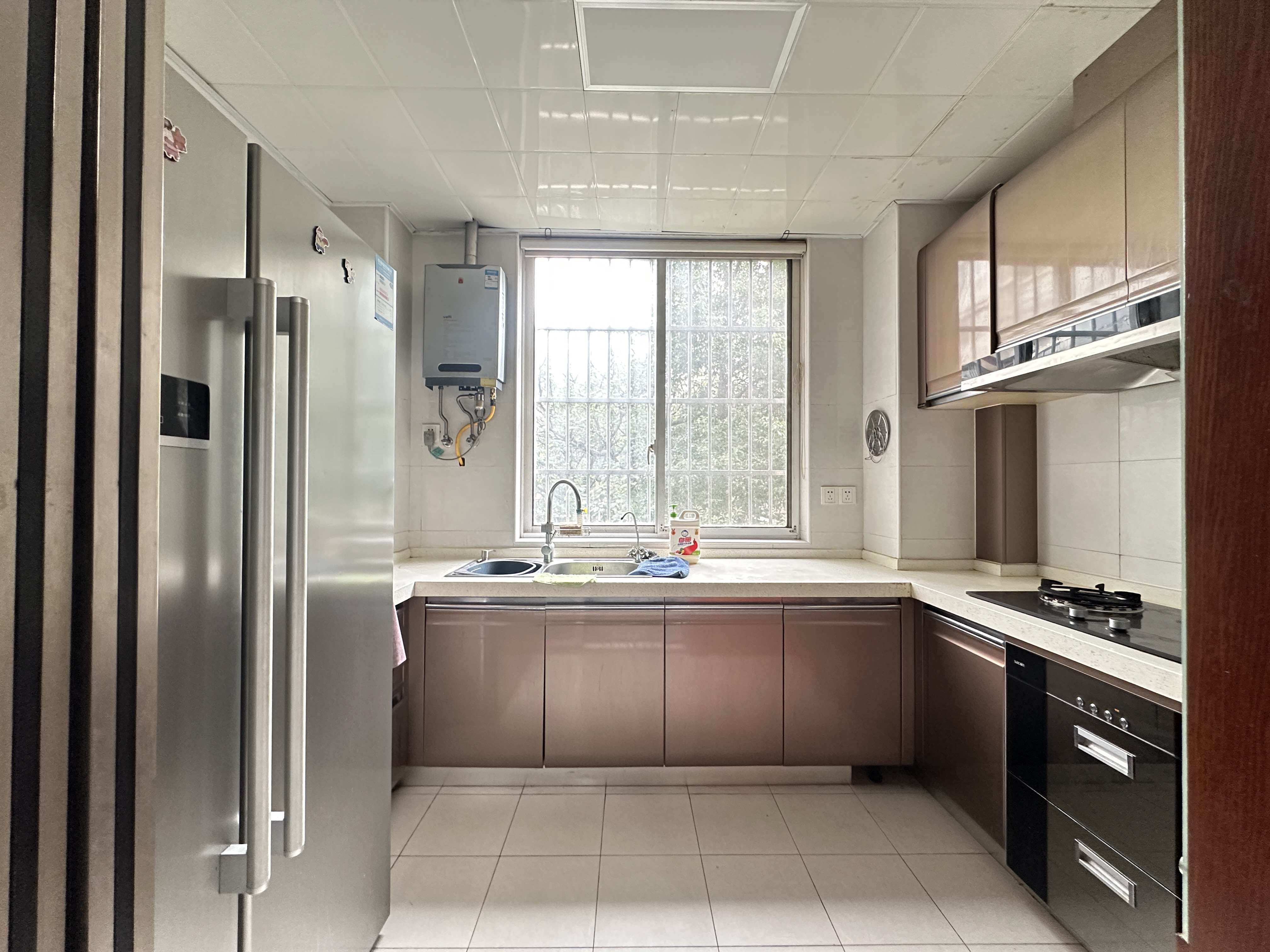 桔香鑫城  3室2厅2卫    2600.0元/月户型图