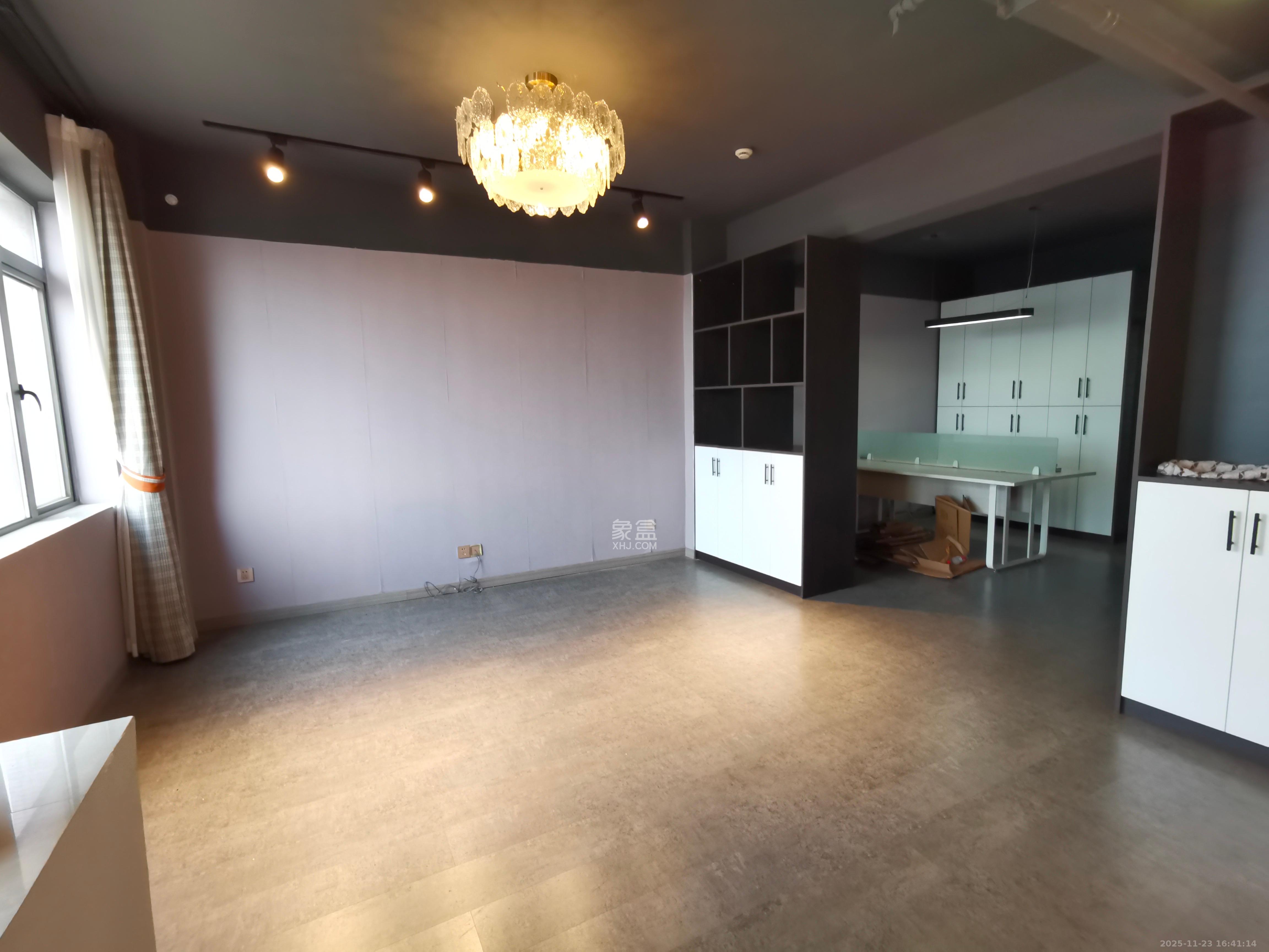 长房中庭国际(东郡华蓉广场) 1室1厅1卫 2600.0元/月 长房中庭国际(东郡华蓉广场) 1室1厅1卫 2600.0元/月室内图