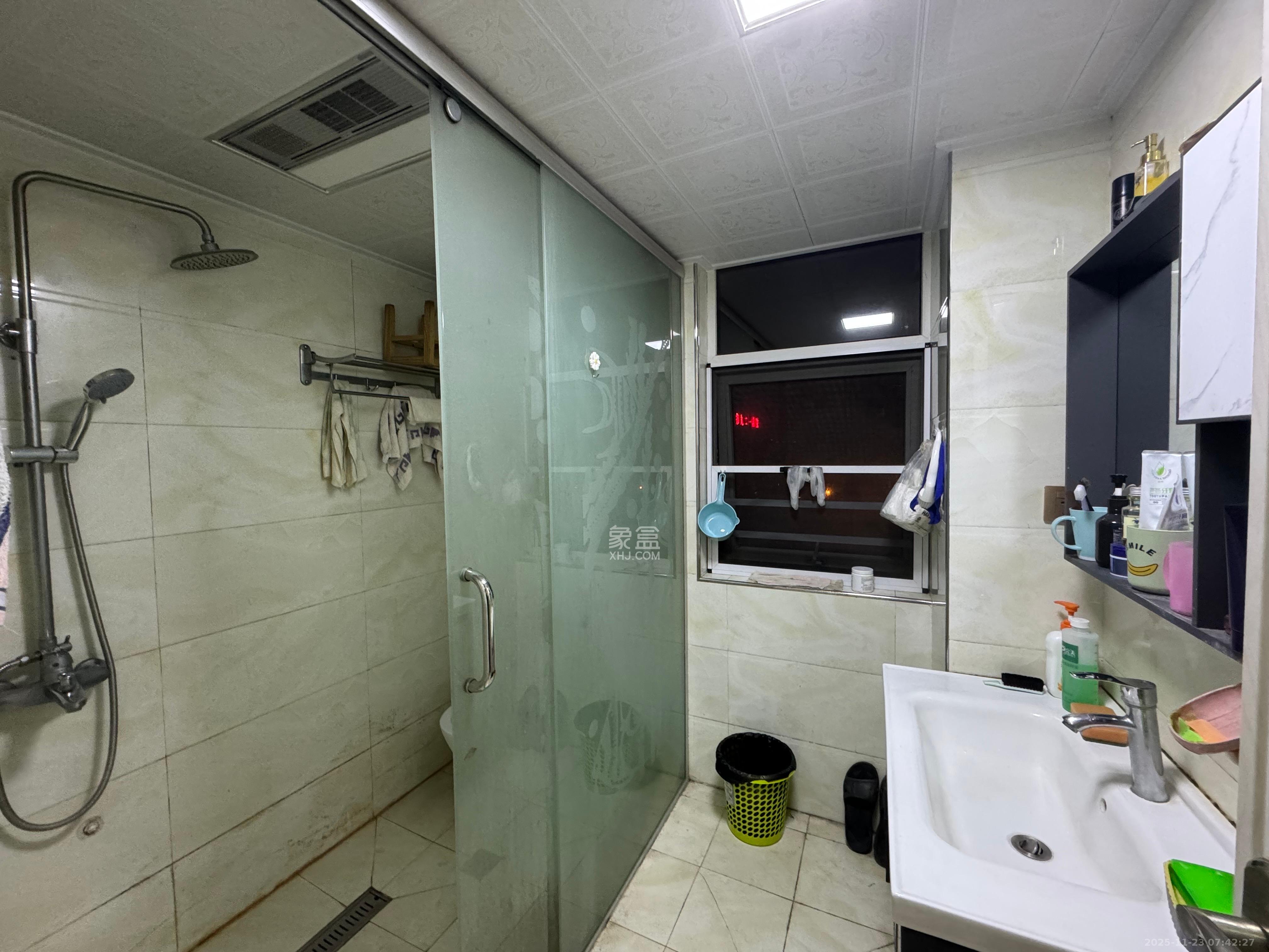 庄园心伽泊 3室2厅1卫 2200.0元/月 庄园心伽泊 3室2厅1卫 2200.0元/月室内图