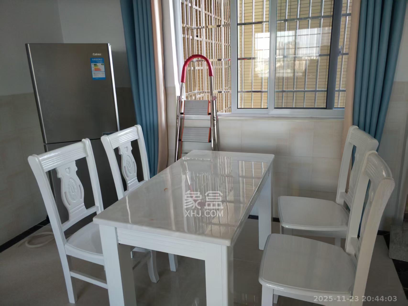 星城新宇莲景苑 2室2厅1卫 2100.0元/月 星城新宇莲景苑 2室2厅1卫 2100.0元/月室内图