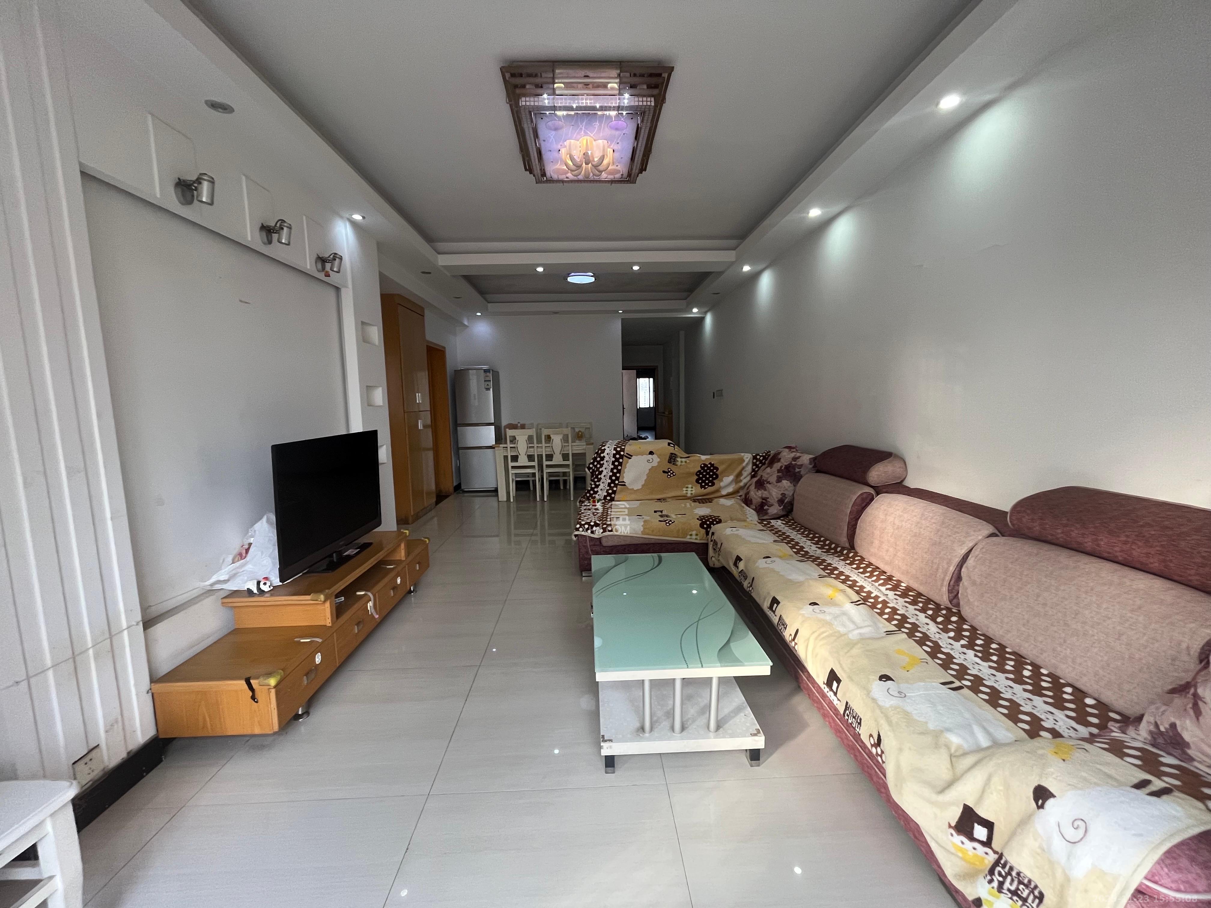 三景国际  3室2厅1卫    1500.0元/月