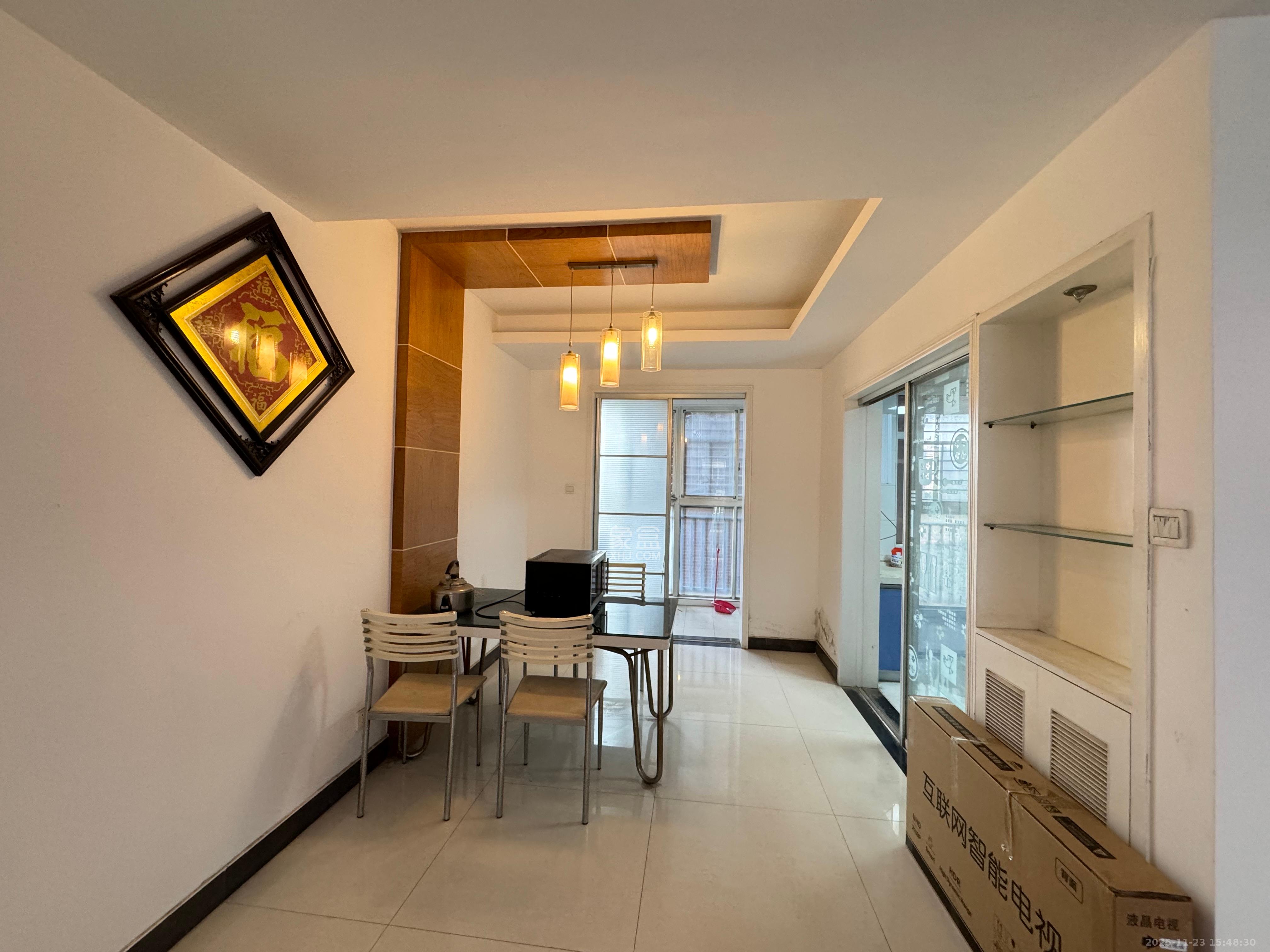 学府华庭  3室2厅2卫    2500.0元/月室内图