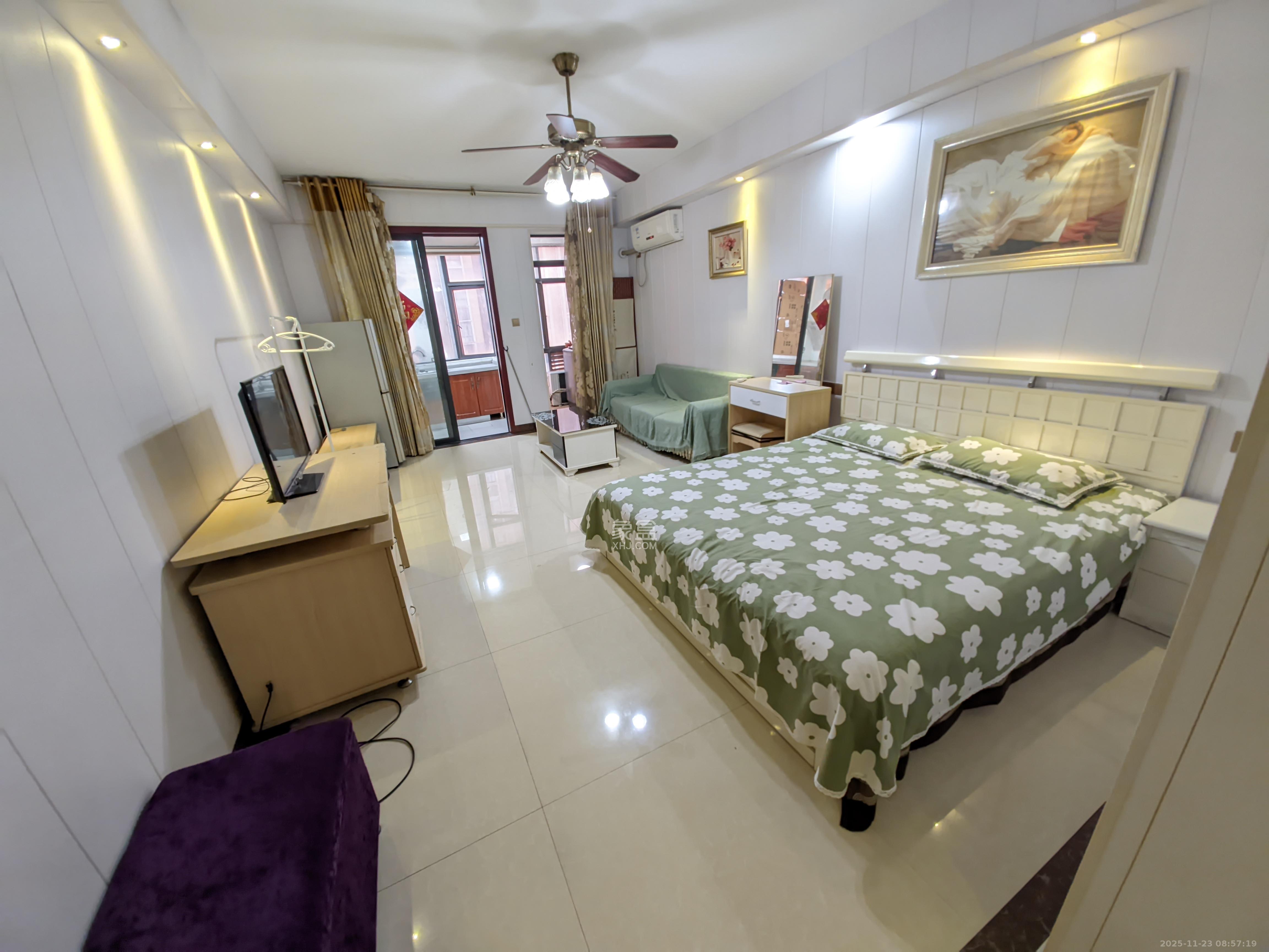 锦湘国际星城三期（锦绣苑）  1室1厅1卫    1800.0元/月