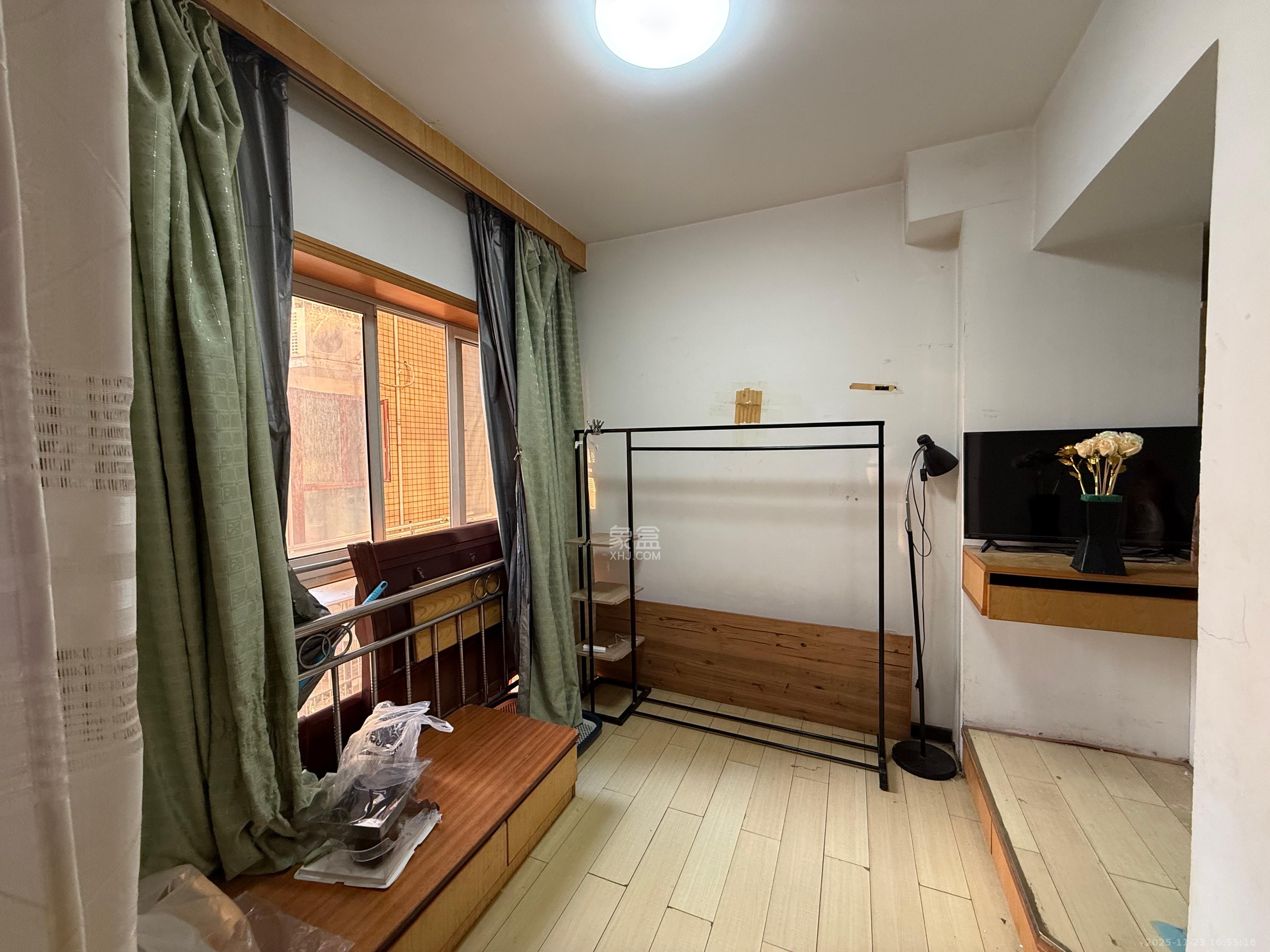 都市春天 1室1厅1卫 1700.0元/月 都市春天 1室1厅1卫 1700.0元/月室内图