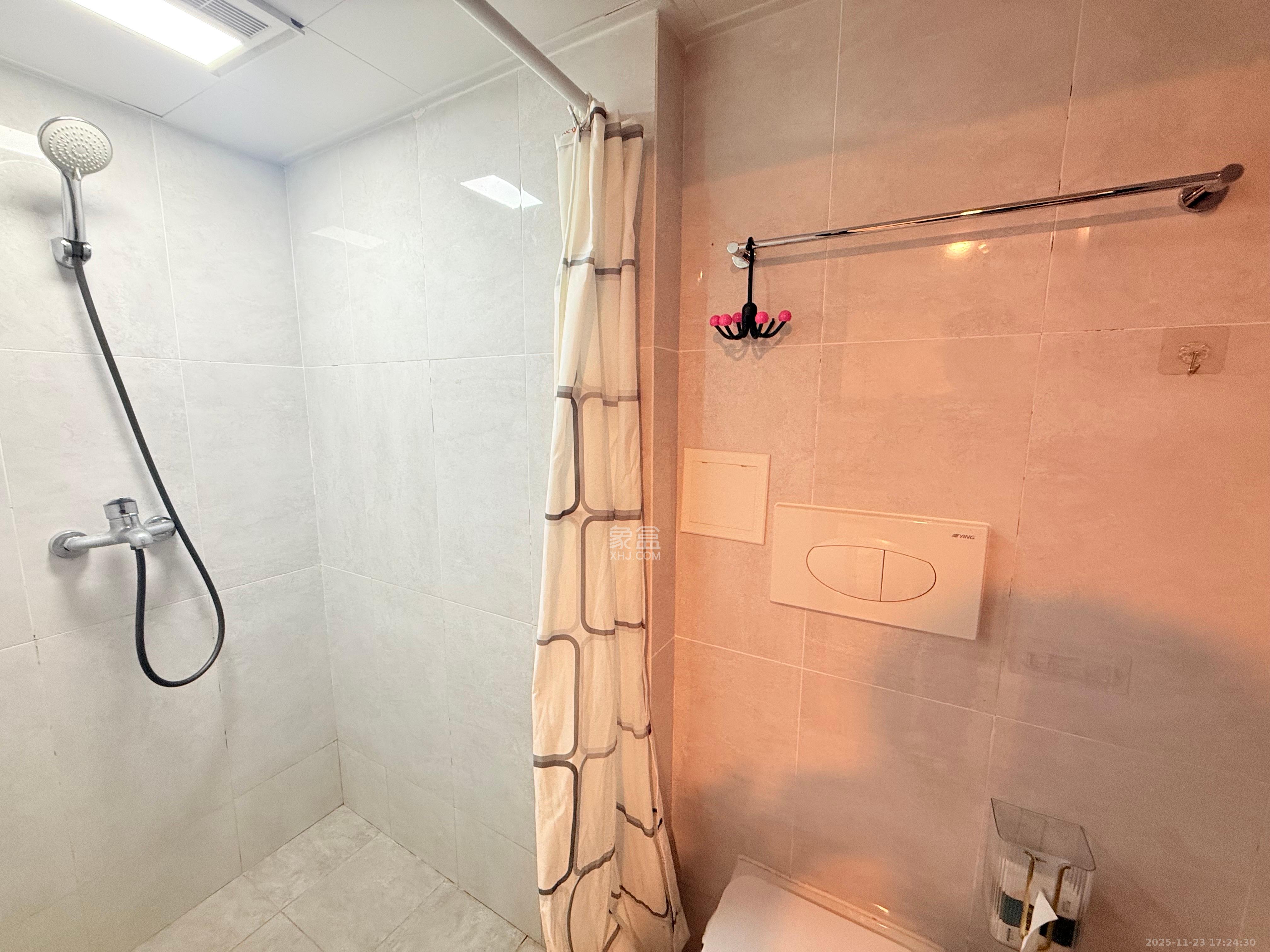 卓越江岸 1室2厅1卫 2000.0元/月 卓越江岸 1室2厅1卫 2000.0元/月室内图