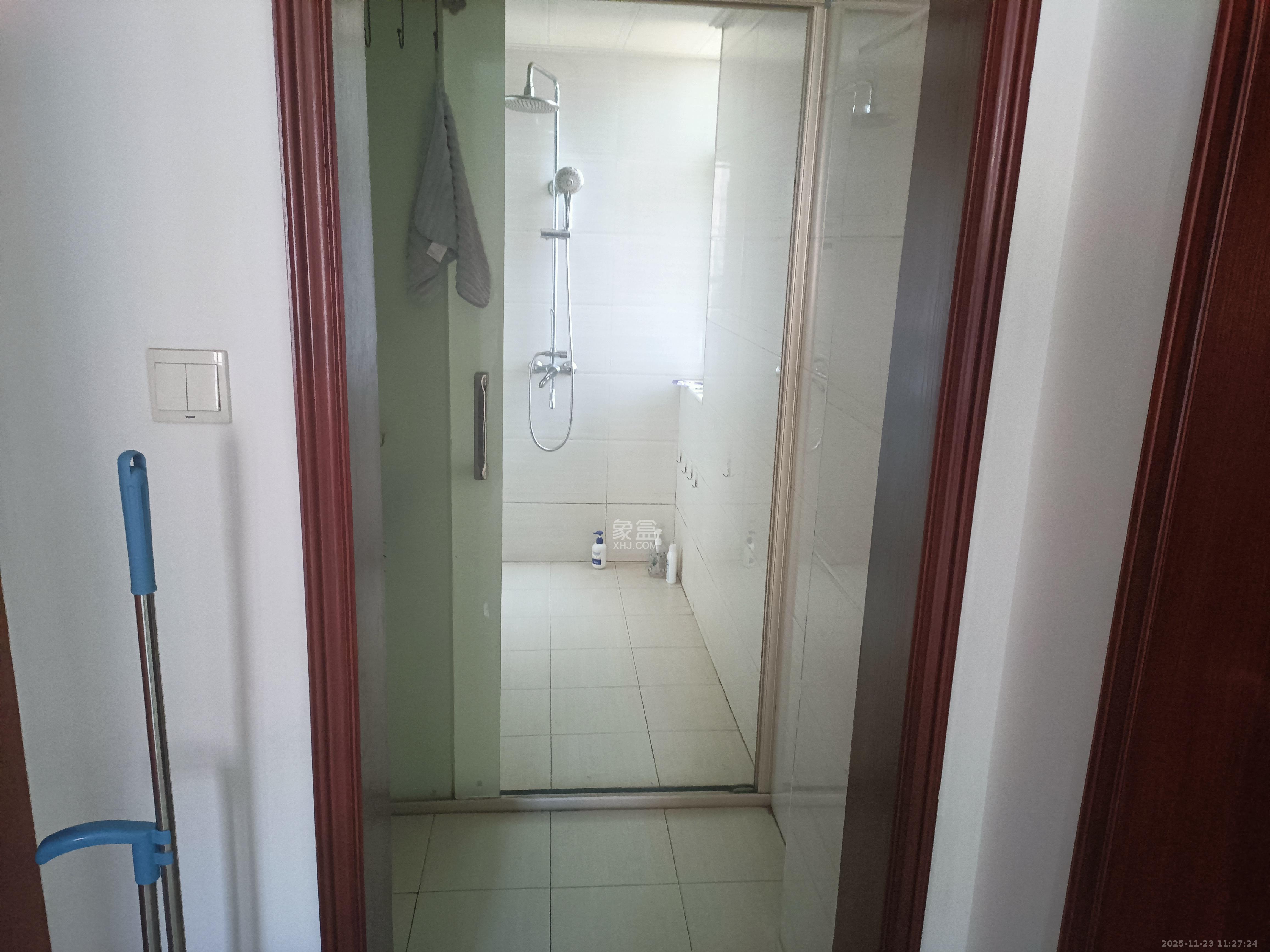 鑫科明珠  3室2厅2卫    2500.0元/月室内图