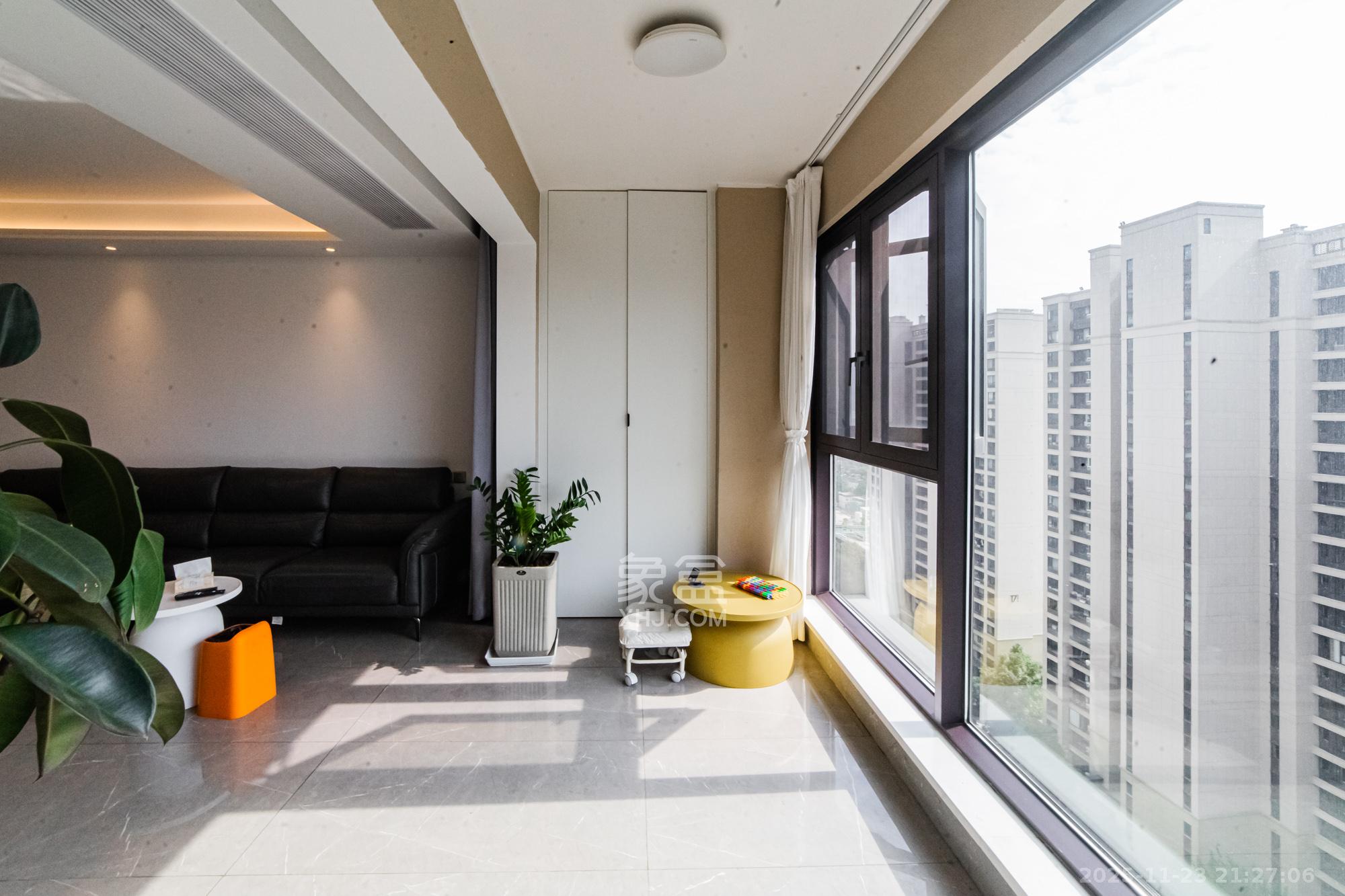 龙湖春江天玺 4室2厅2卫 185.0万 龙湖春江天玺 4室2厅2卫 185.0万阳台