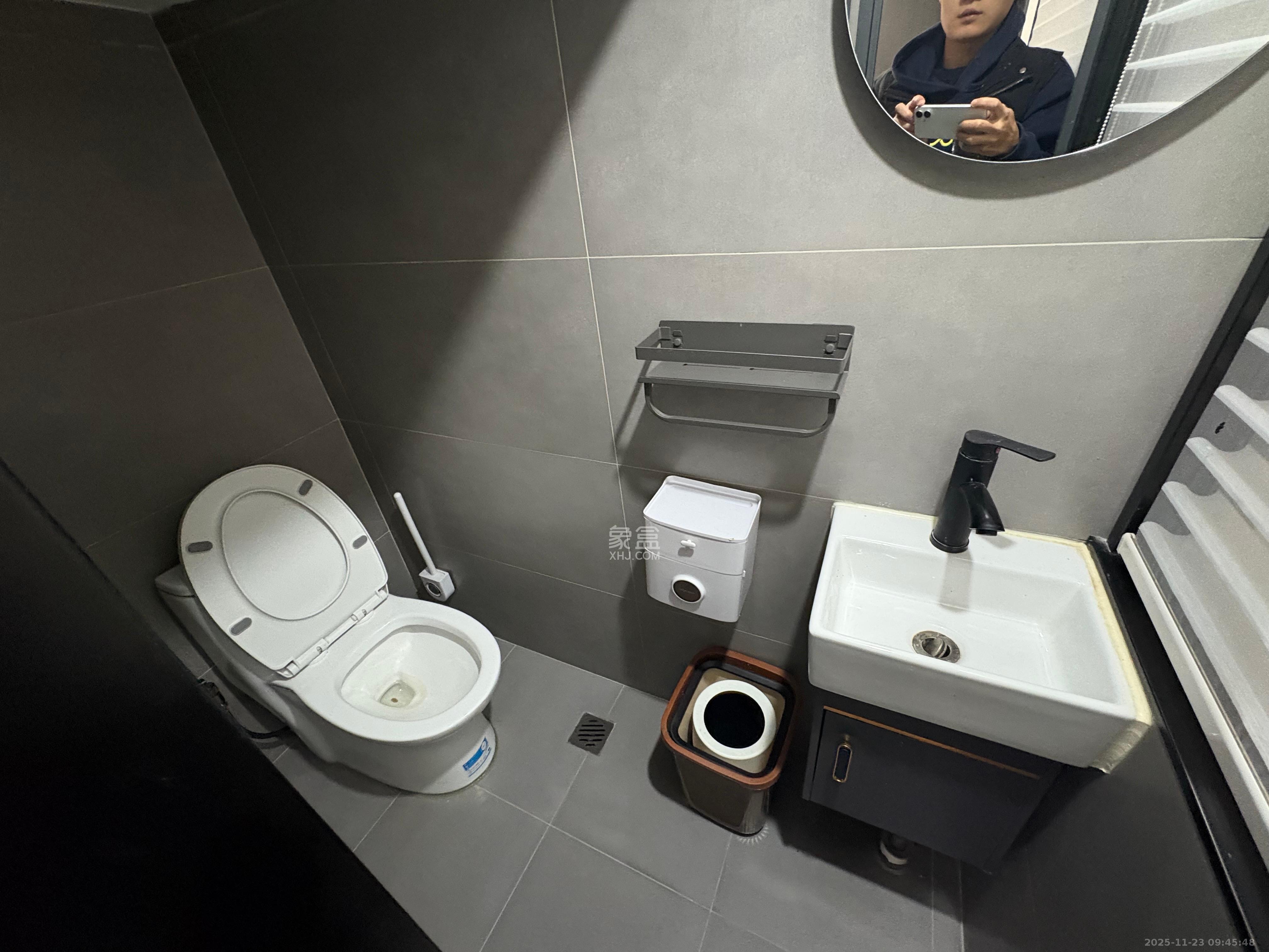 卡地亚公寓  2室2厅2卫    2000.0元/月室内图