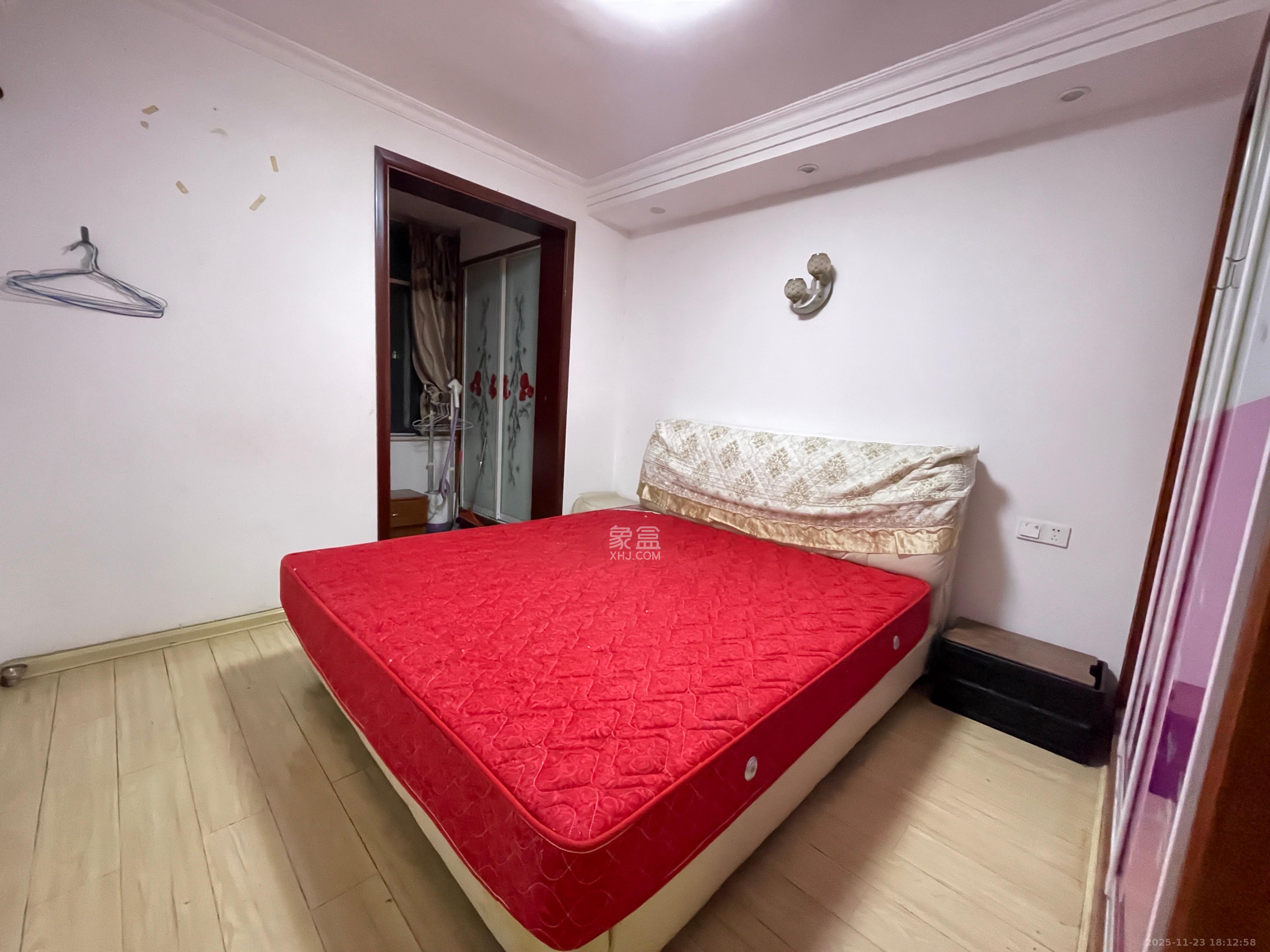 牛婆塘社区 2室2厅1卫 1600.0元/月 牛婆塘社区 2室2厅1卫 1600.0元/月室内图