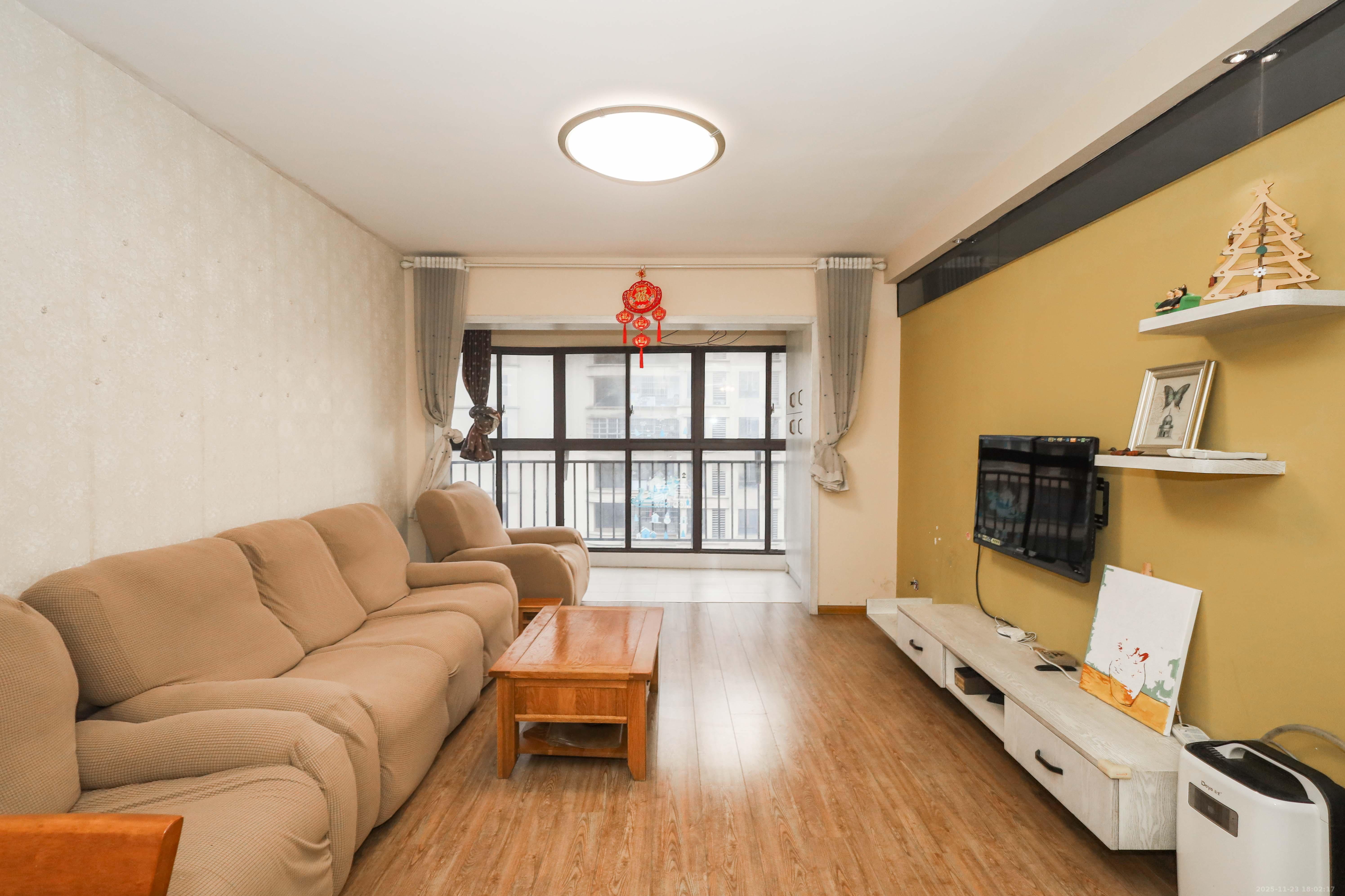 保利麓谷林语D区  2室2厅2卫    62.0万