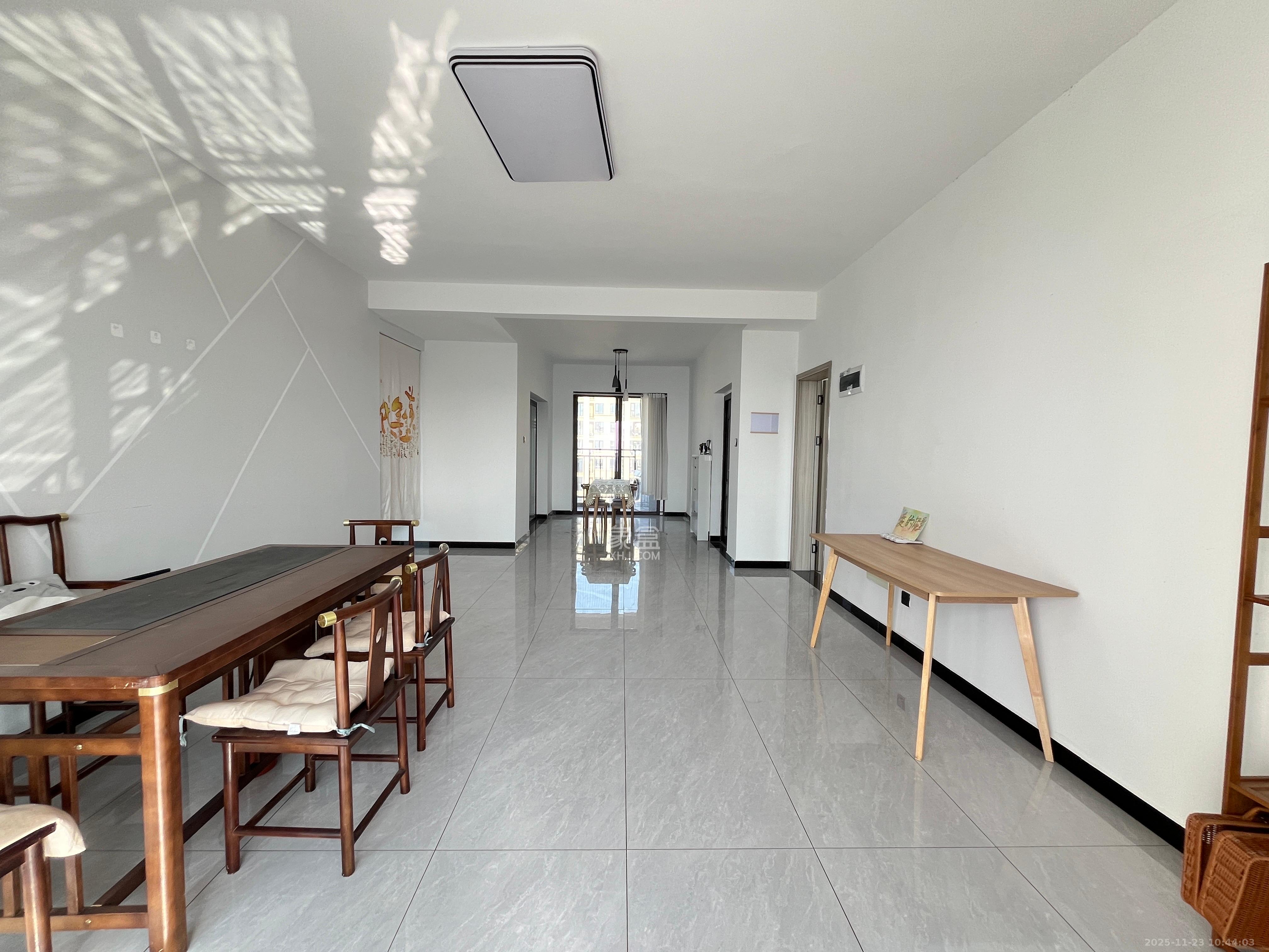 艺源颂雅小区(719街区) 4室2厅2卫 2500.0元/月 艺源颂雅小区(719街区) 4室2厅2卫 2500.0元/月室内图