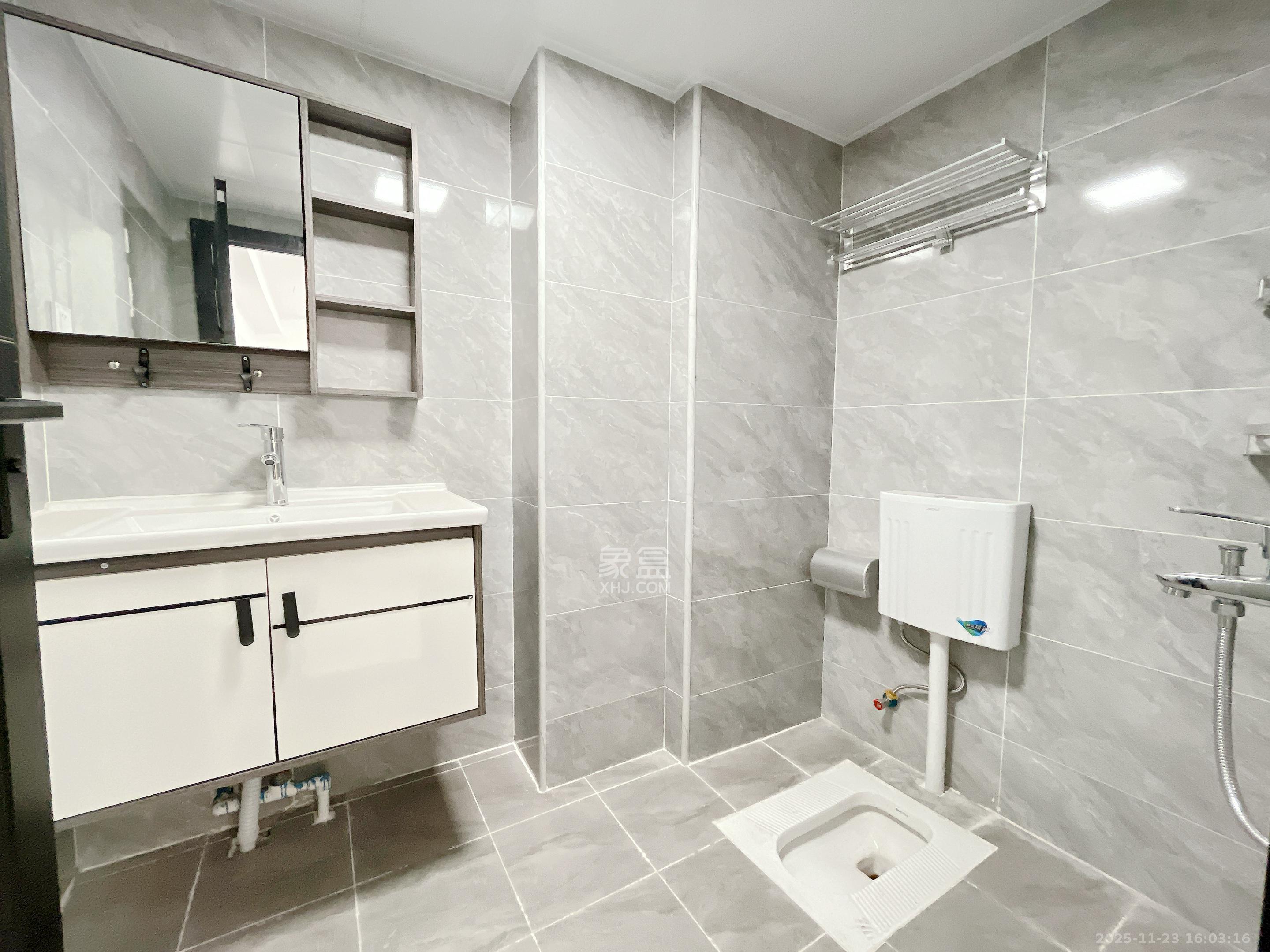 天健城  1室1厅1卫    2200.0元/月室内图