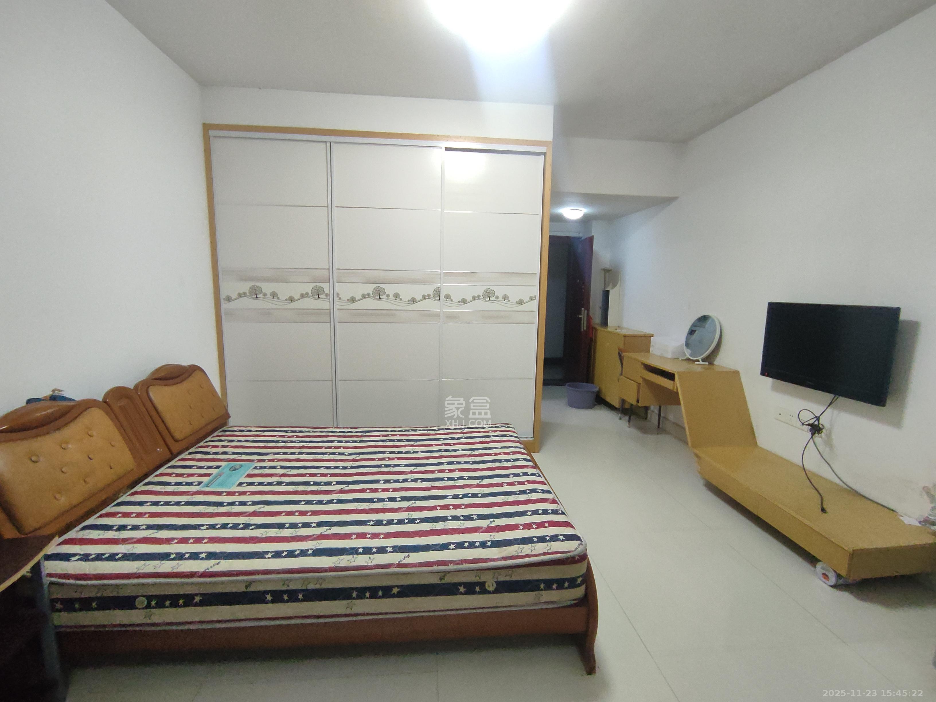 时代星城  1室1厅1卫    900.0元/月室内图