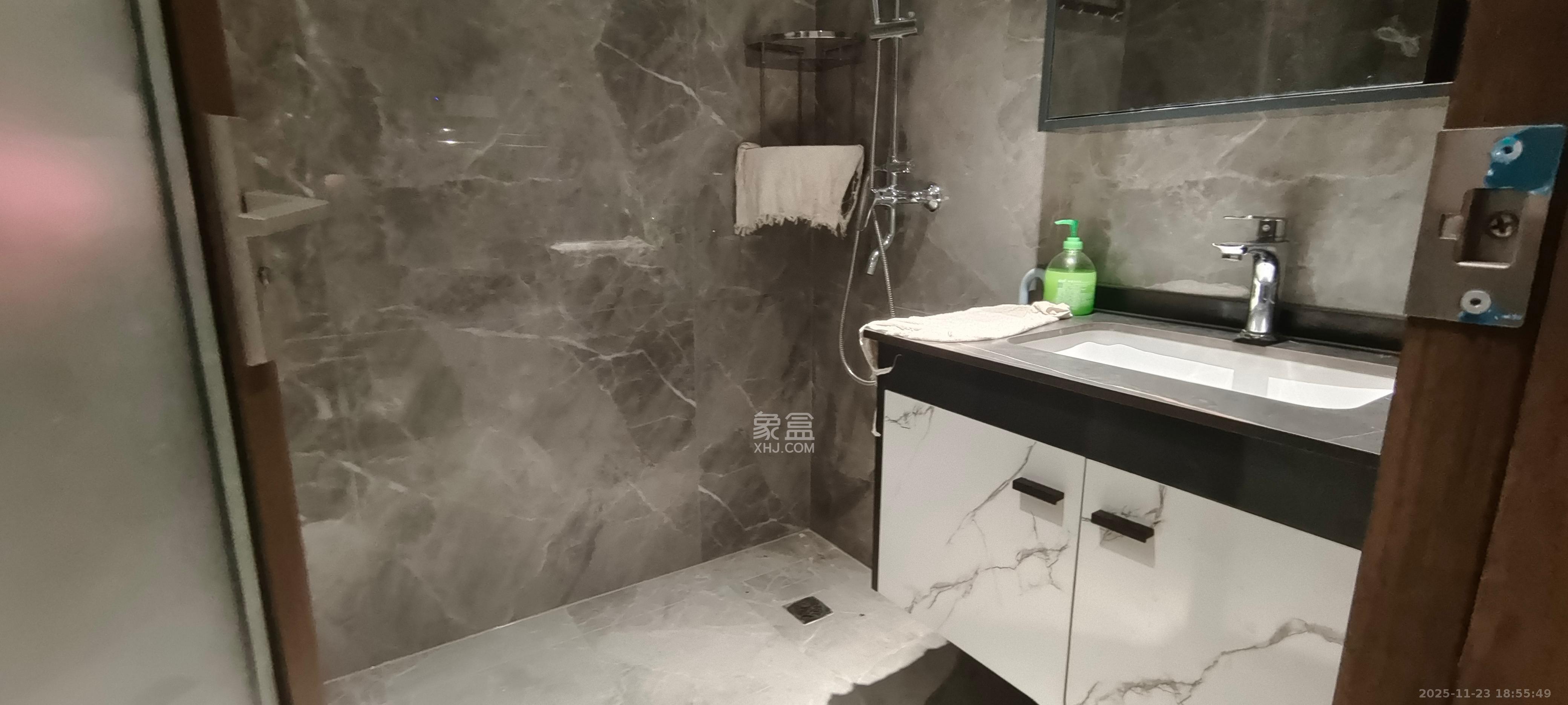 合能枫丹丽舍（柏悦名苑)  1室1厅1卫    1200.0元/月室内图