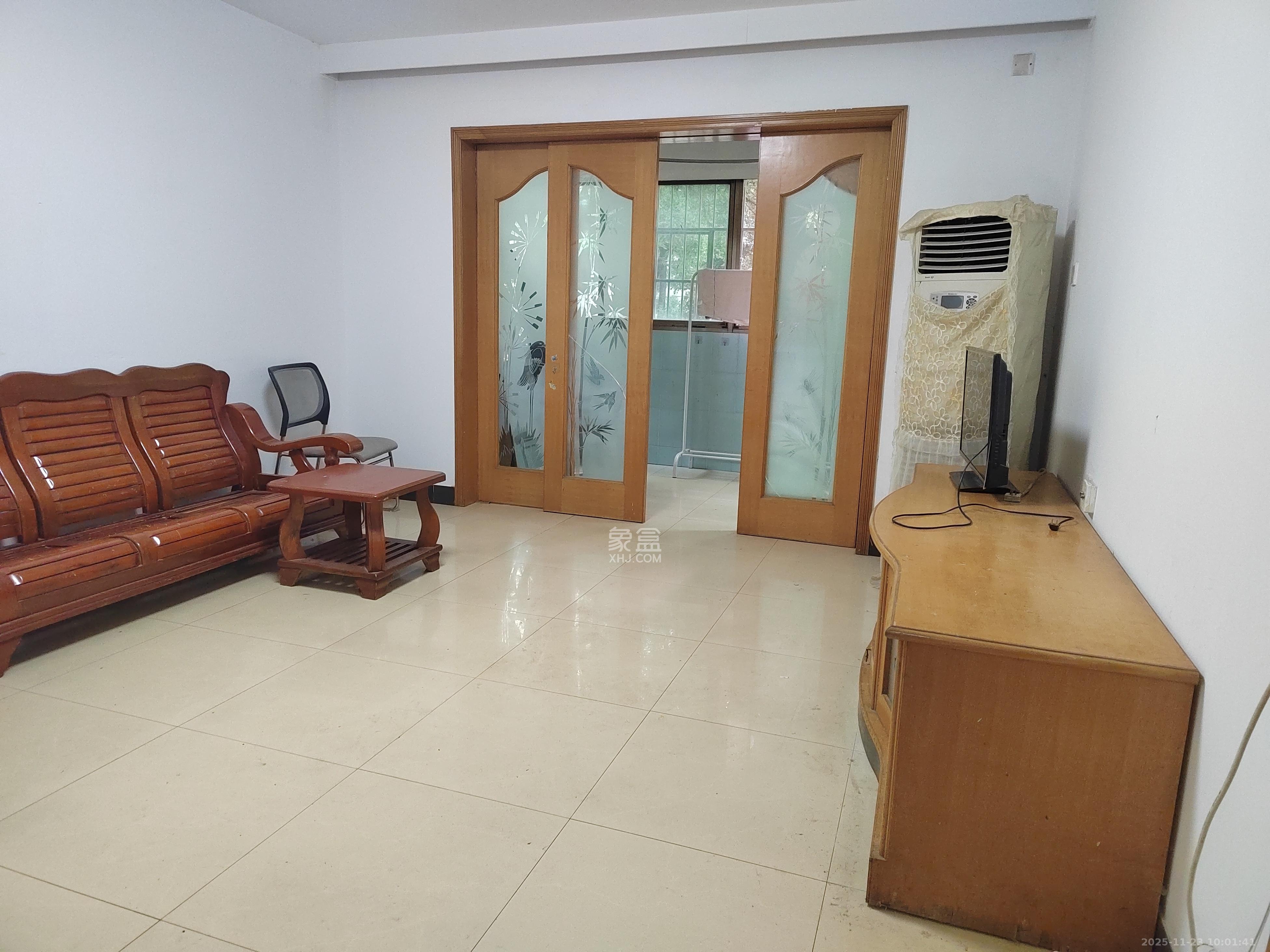 仁和家园  1室2厅1卫    1400.0元/月