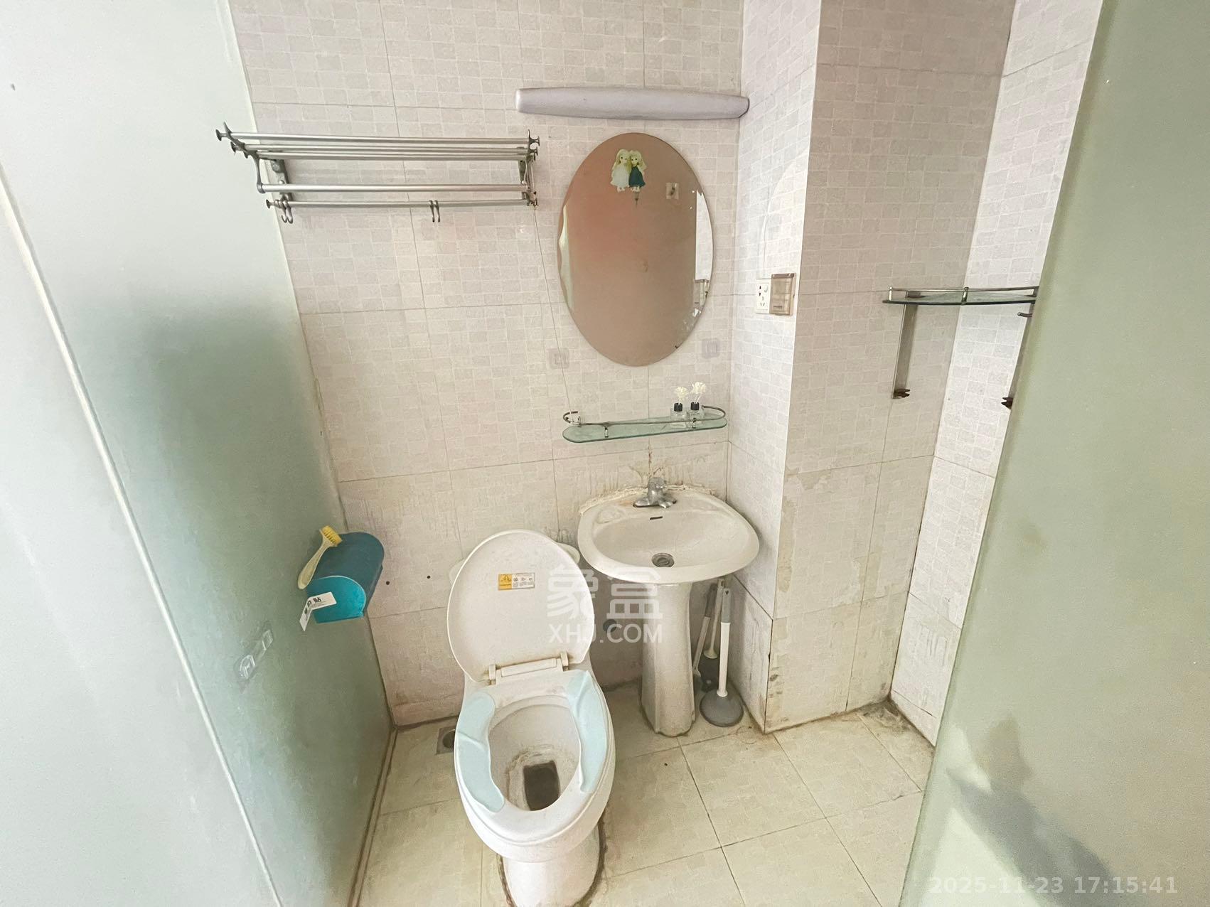 他城（天鸿时代公寓）  1室1厅1卫    1100.0元/月室内图