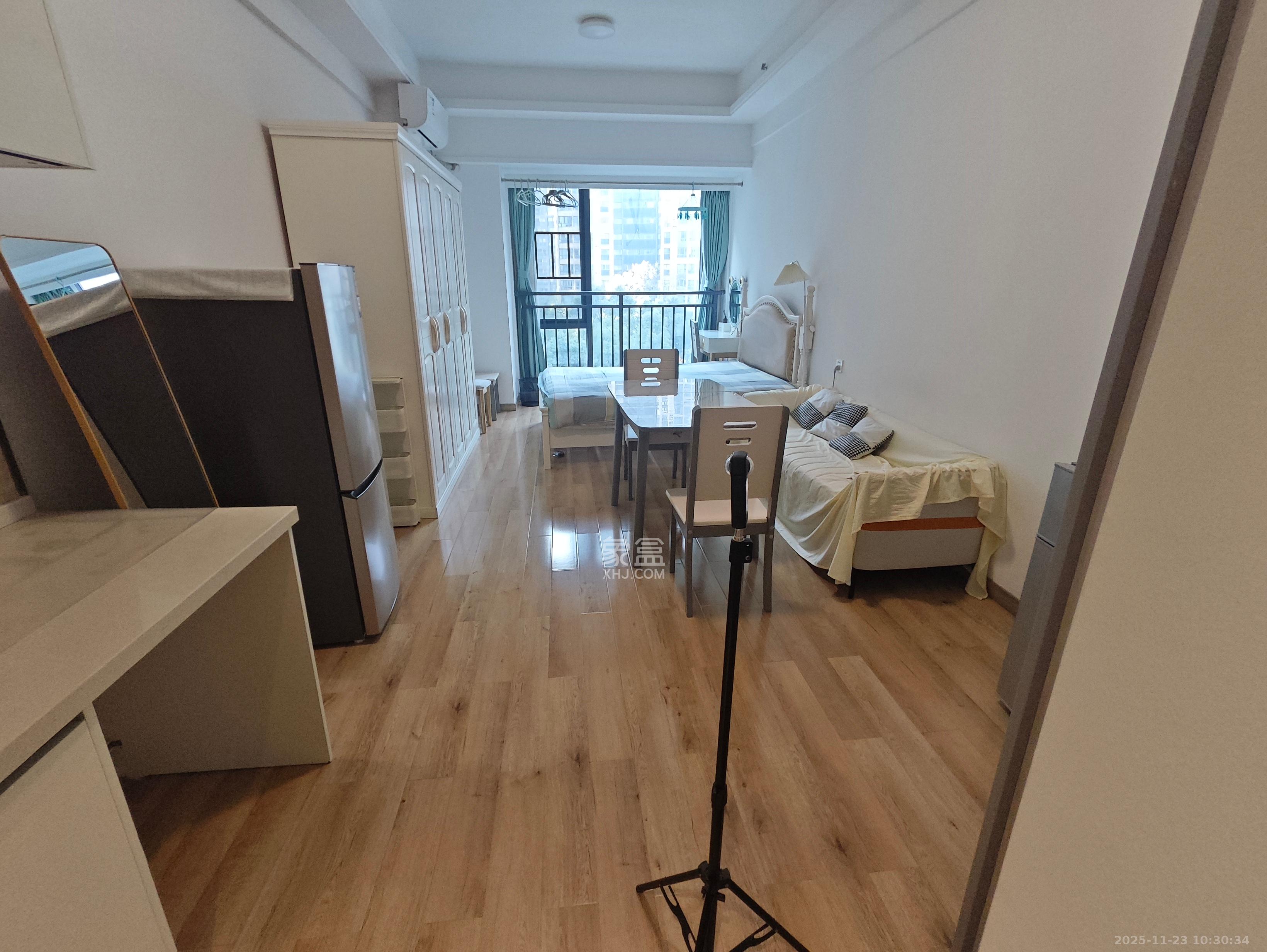 万润时光里  1室0厅0卫    2000.0元/月室内图