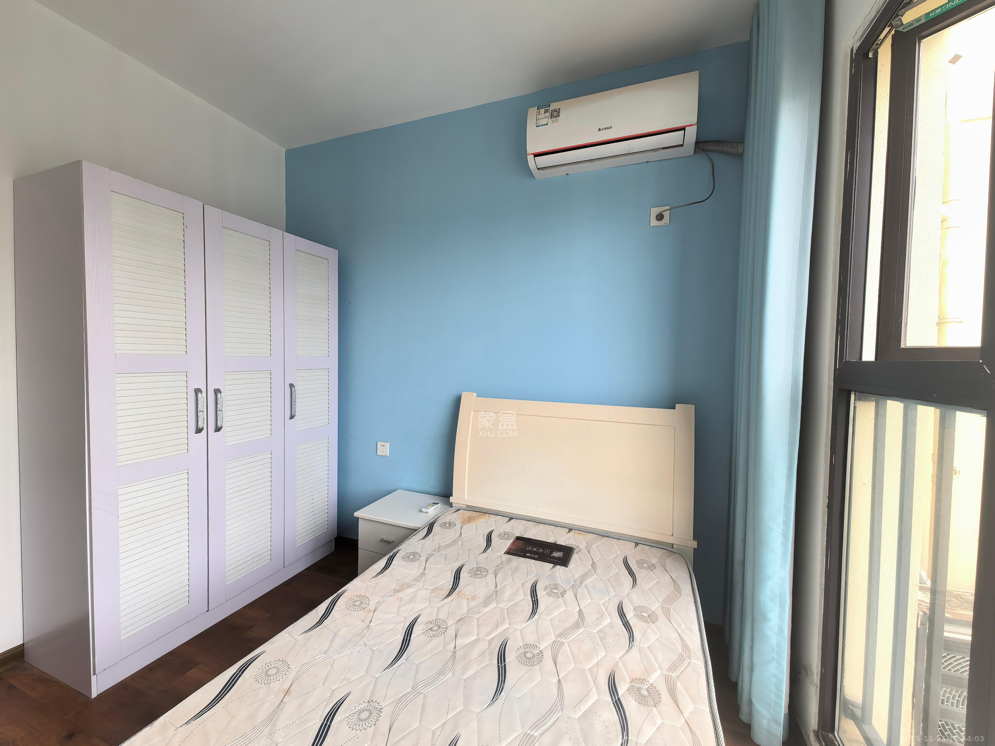 卓越蔚蓝城邦  4室2厅2卫    2300.0元/月室内图