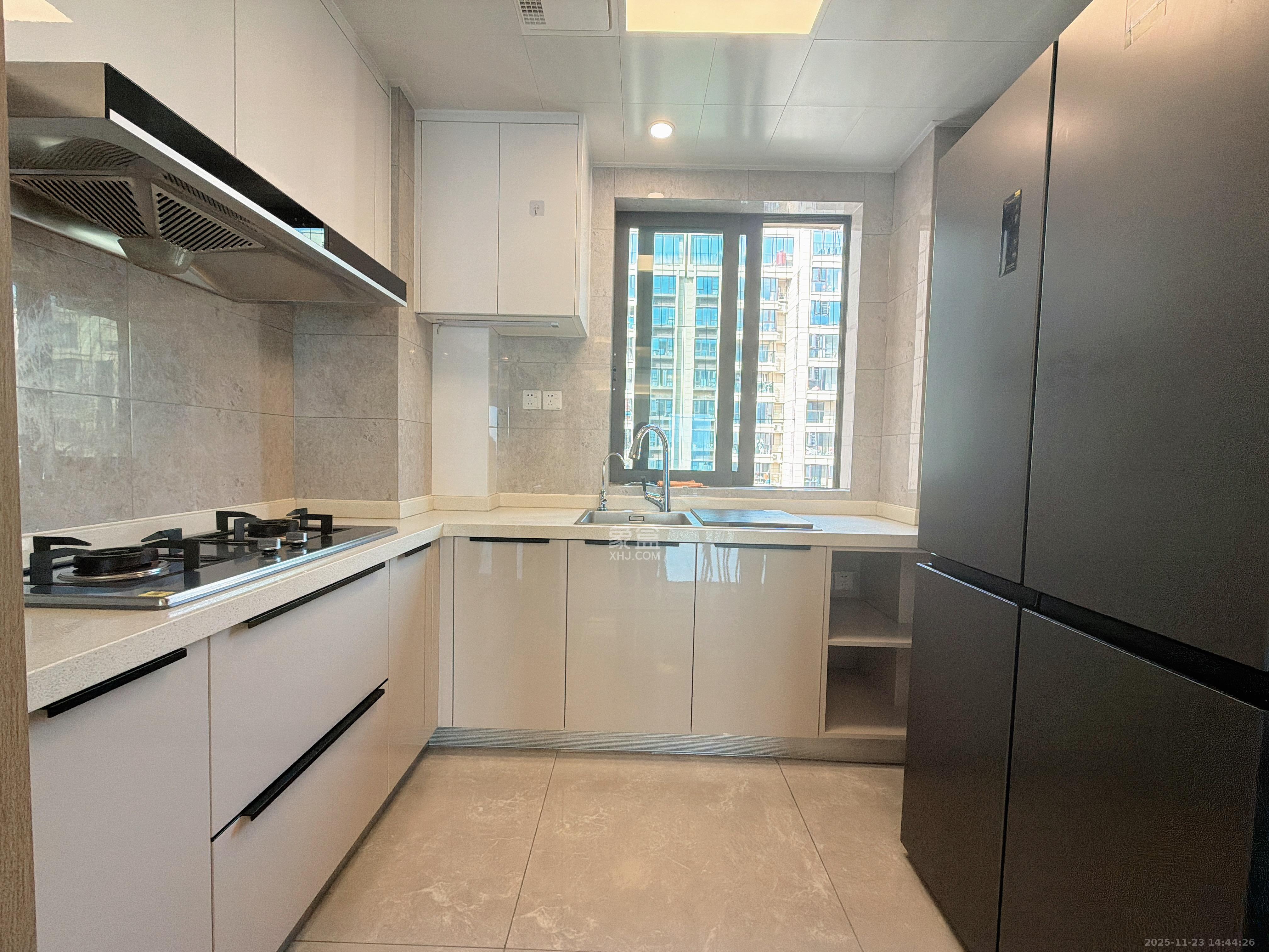 龙湖铂金中心（龙湖春江郦城）  3室2厅2卫    5500.0元/月室内图