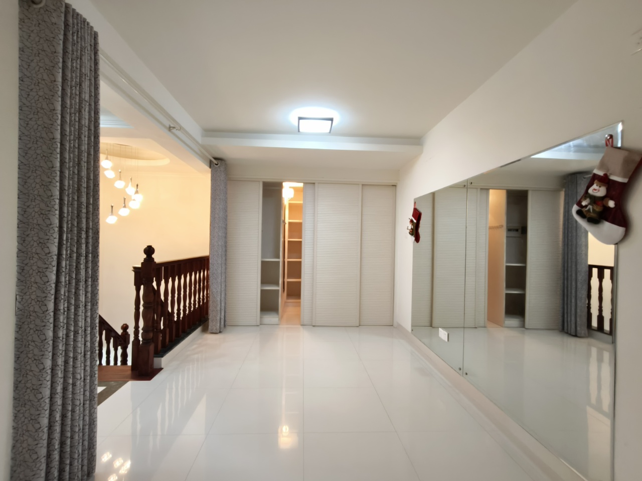 紫泉花坊 3室2厅2卫 3300.0元/月 紫泉花坊 3室2厅2卫 3300.0元/月室内图