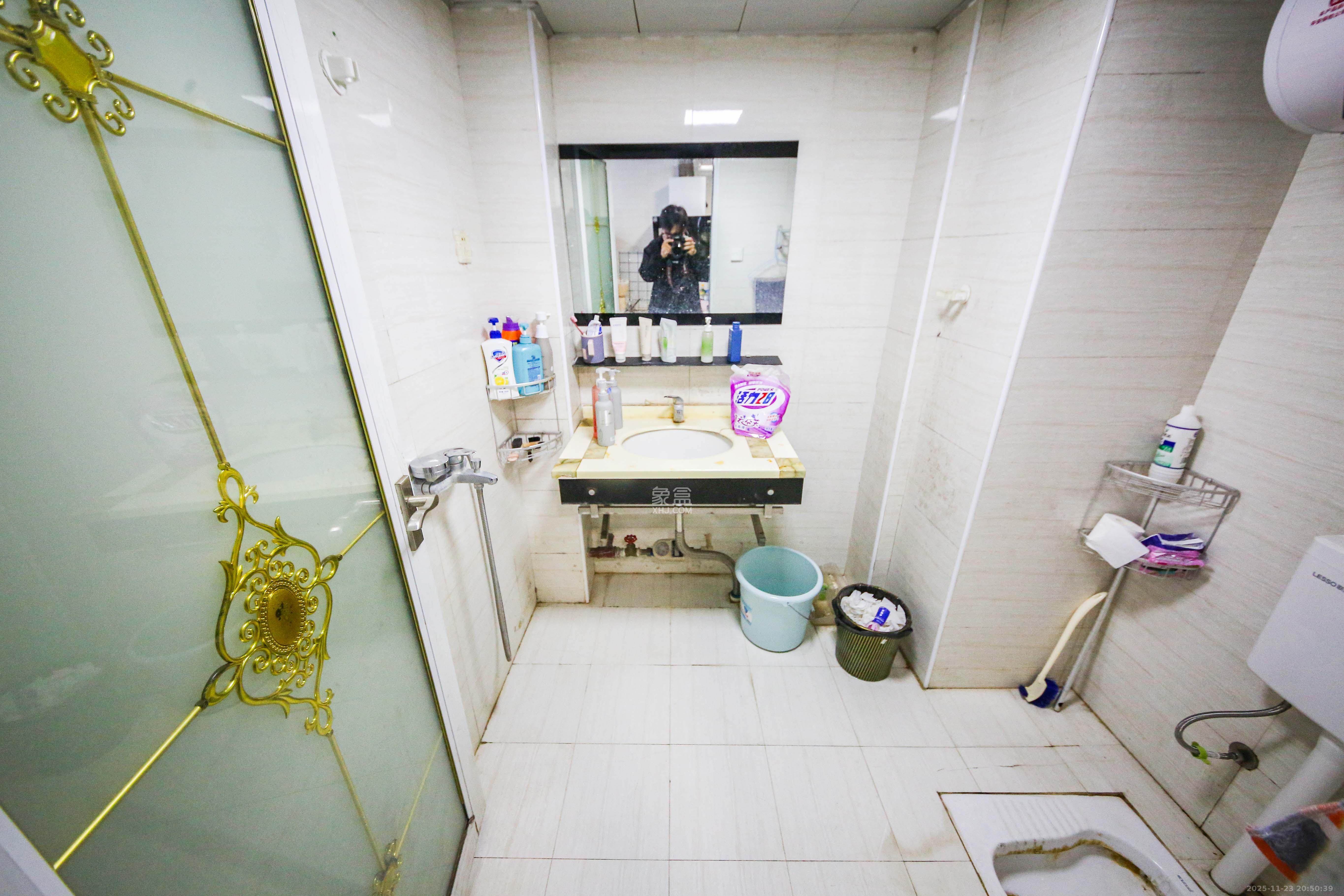 长城华都  1室1厅1卫    27.0万卫生间