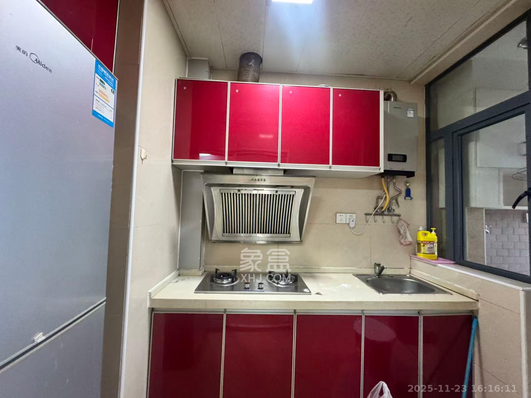 金领家族  1室1厅1卫    1300.0元/月室内图