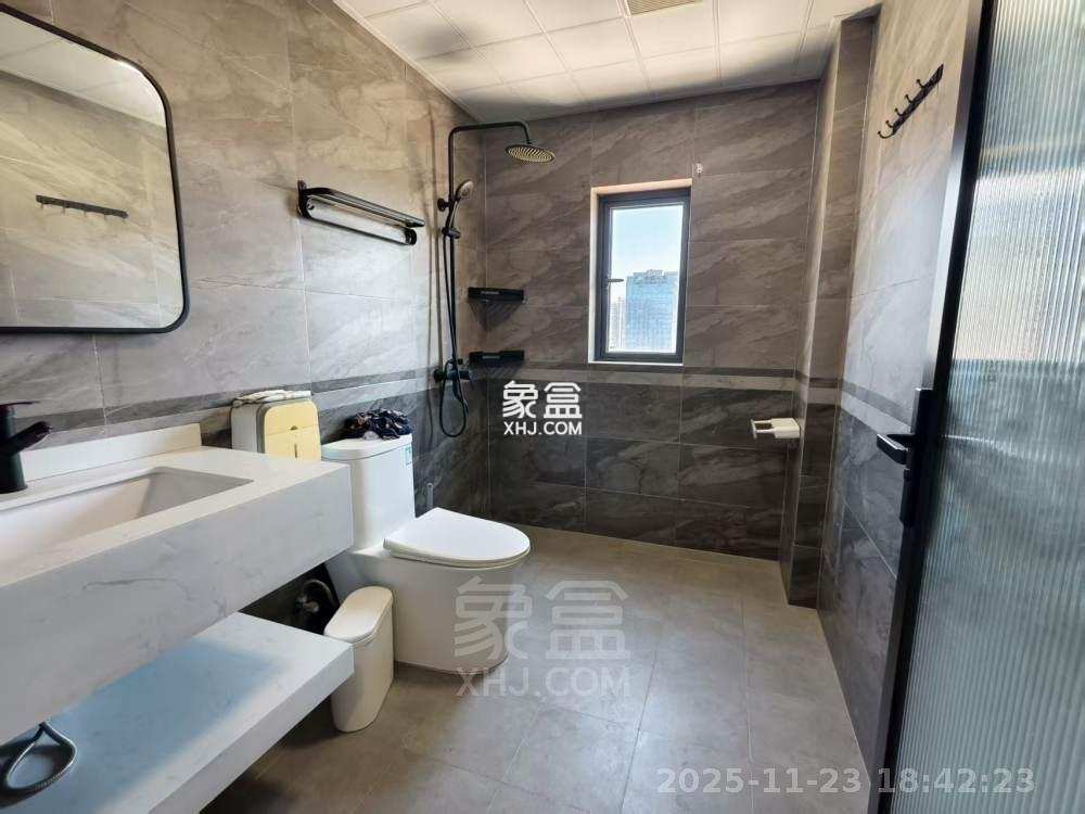 奥园养生城 4室2厅2卫 5000.0元/月 奥园养生城 4室2厅2卫 5000.0元/月室内图