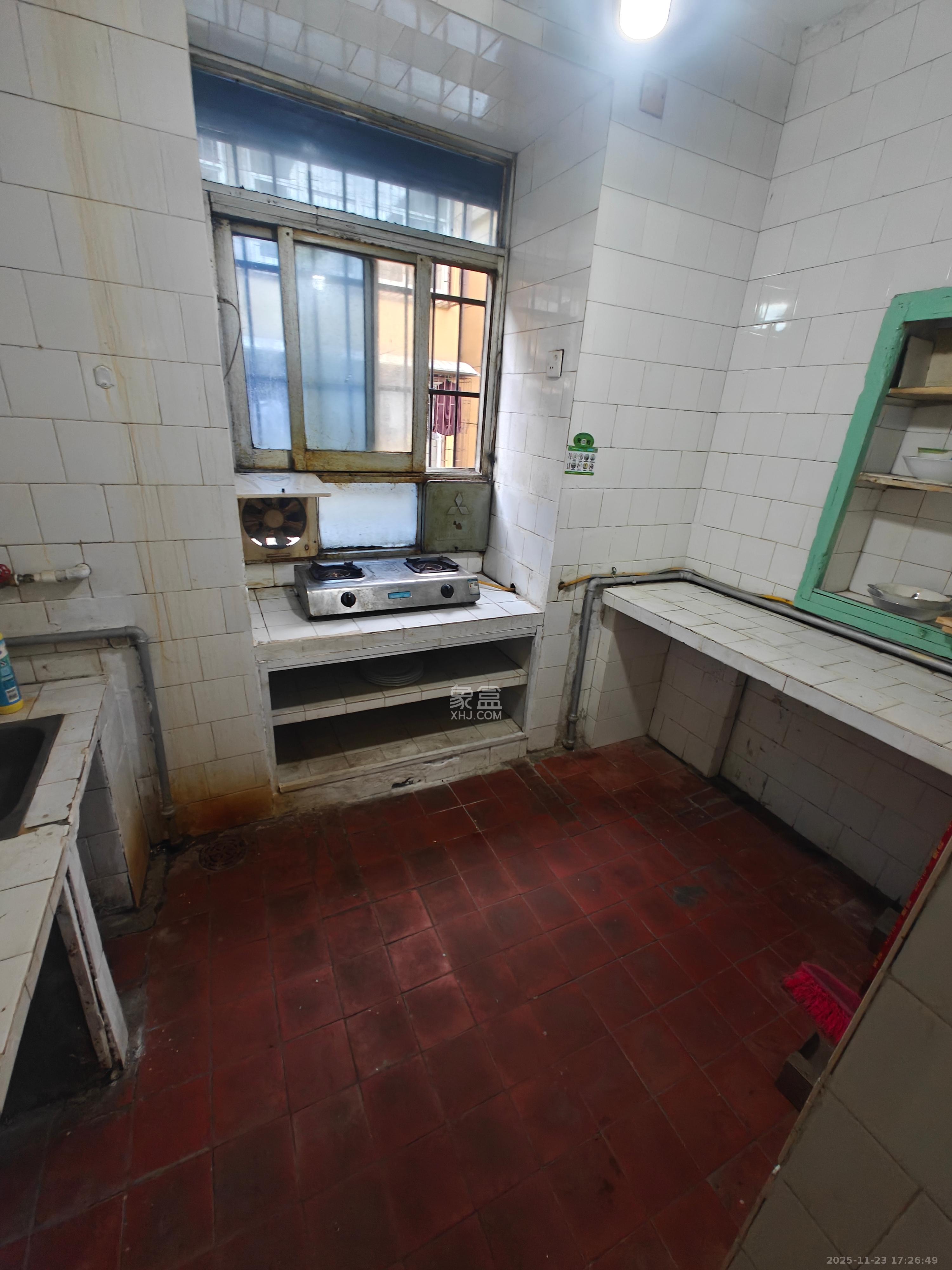 燕山街社区 2室1厅1卫 1500.0元/月 燕山街社区 2室1厅1卫 1500.0元/月室内图