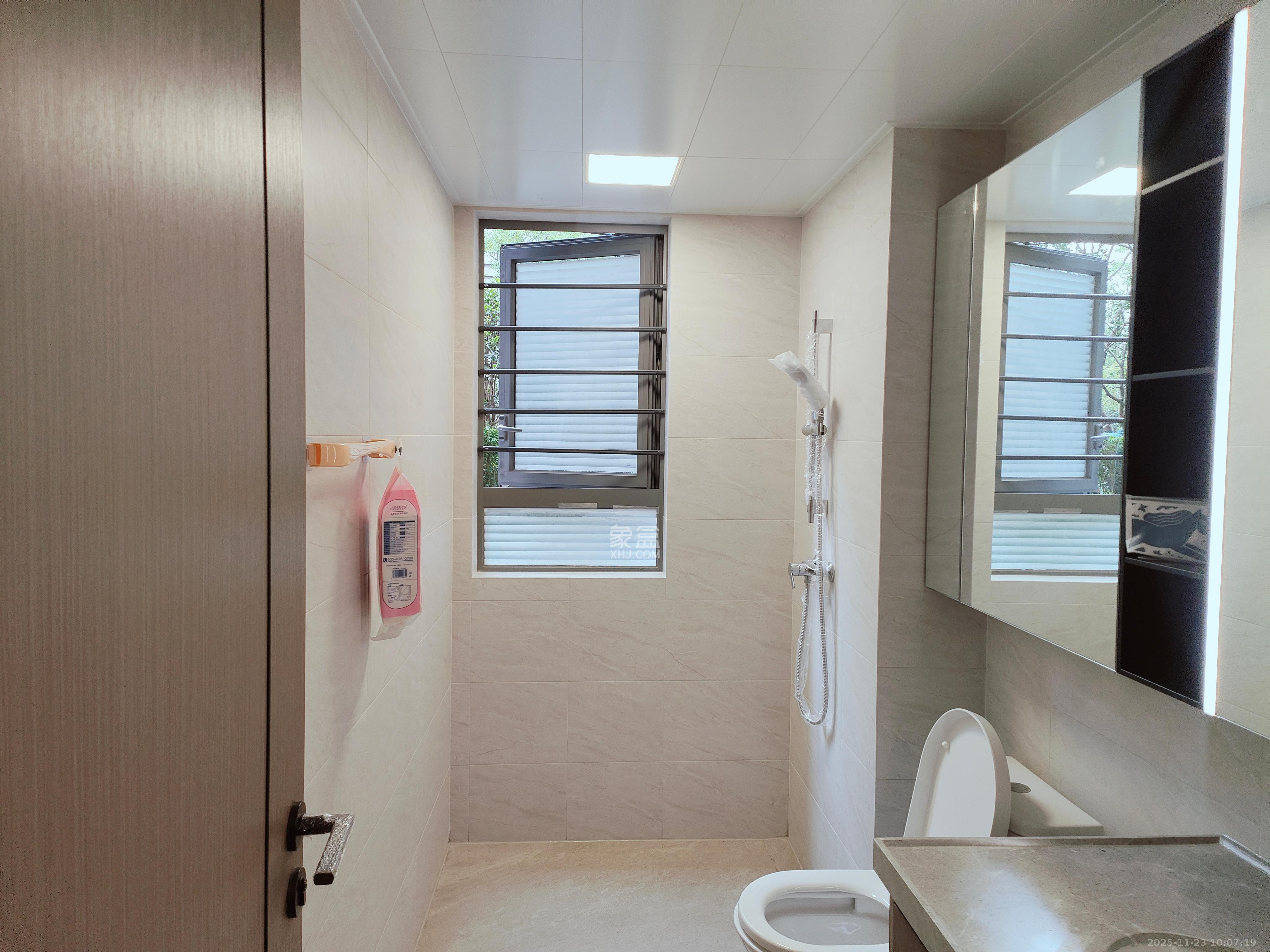 中海寰宇天下  4室2厅2卫    3800.0元/月室内图