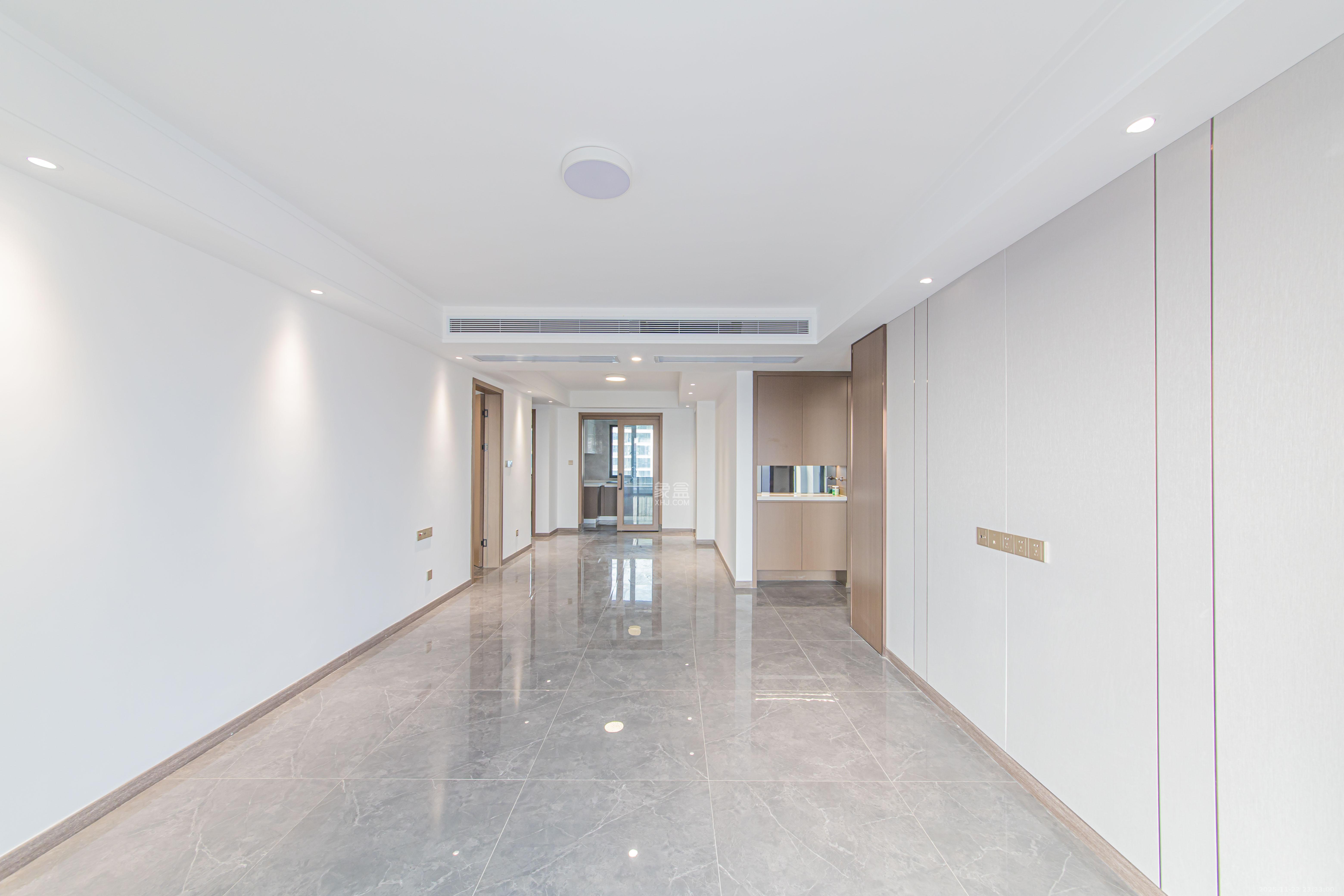 江悦和鸣 4室2厅2卫 229.0万 江悦和鸣 4室2厅2卫 229.0万客厅