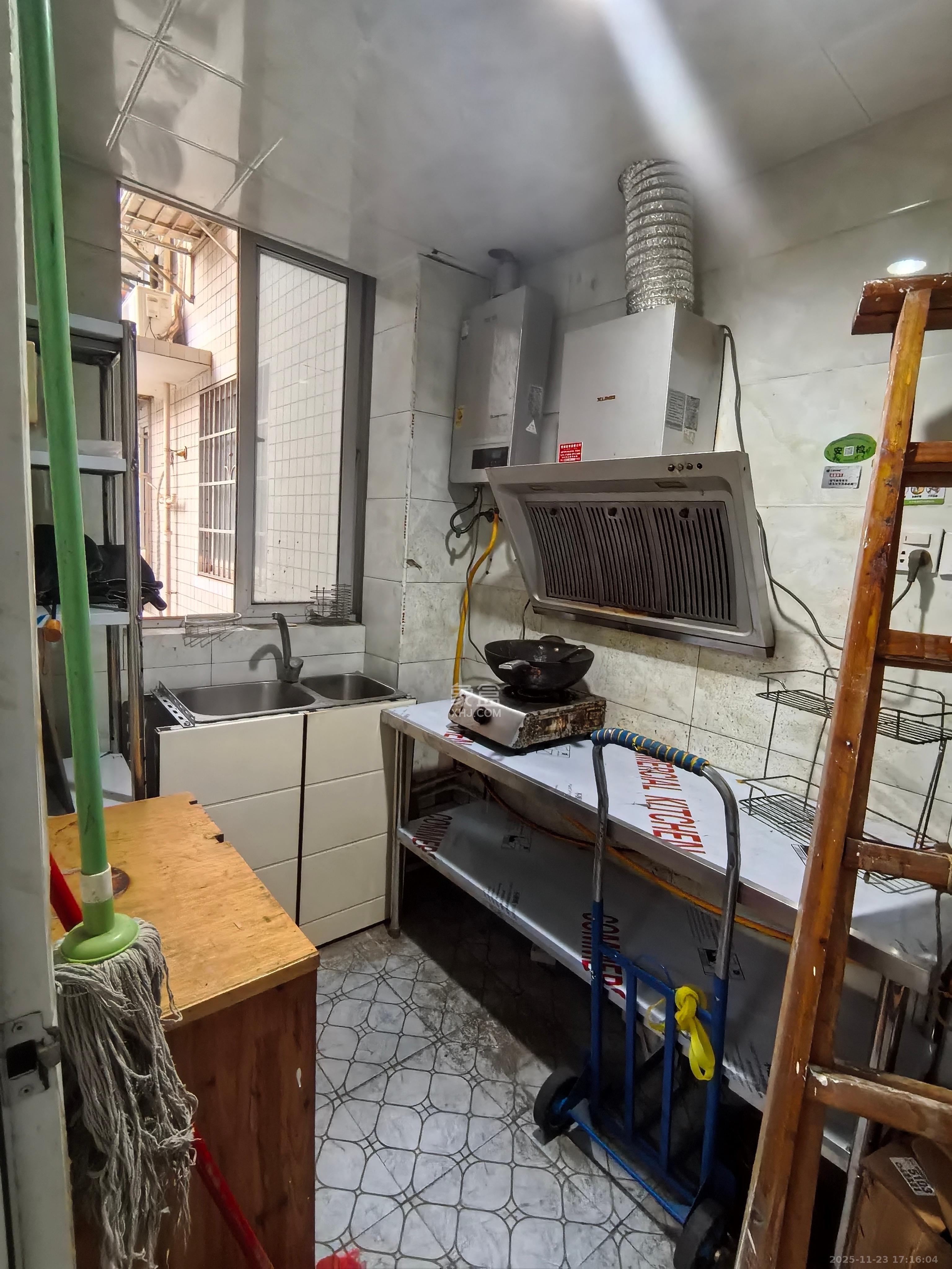 麓谷锦和园 2室2厅1卫 1600.0元/月 麓谷锦和园 2室2厅1卫 1600.0元/月室内图