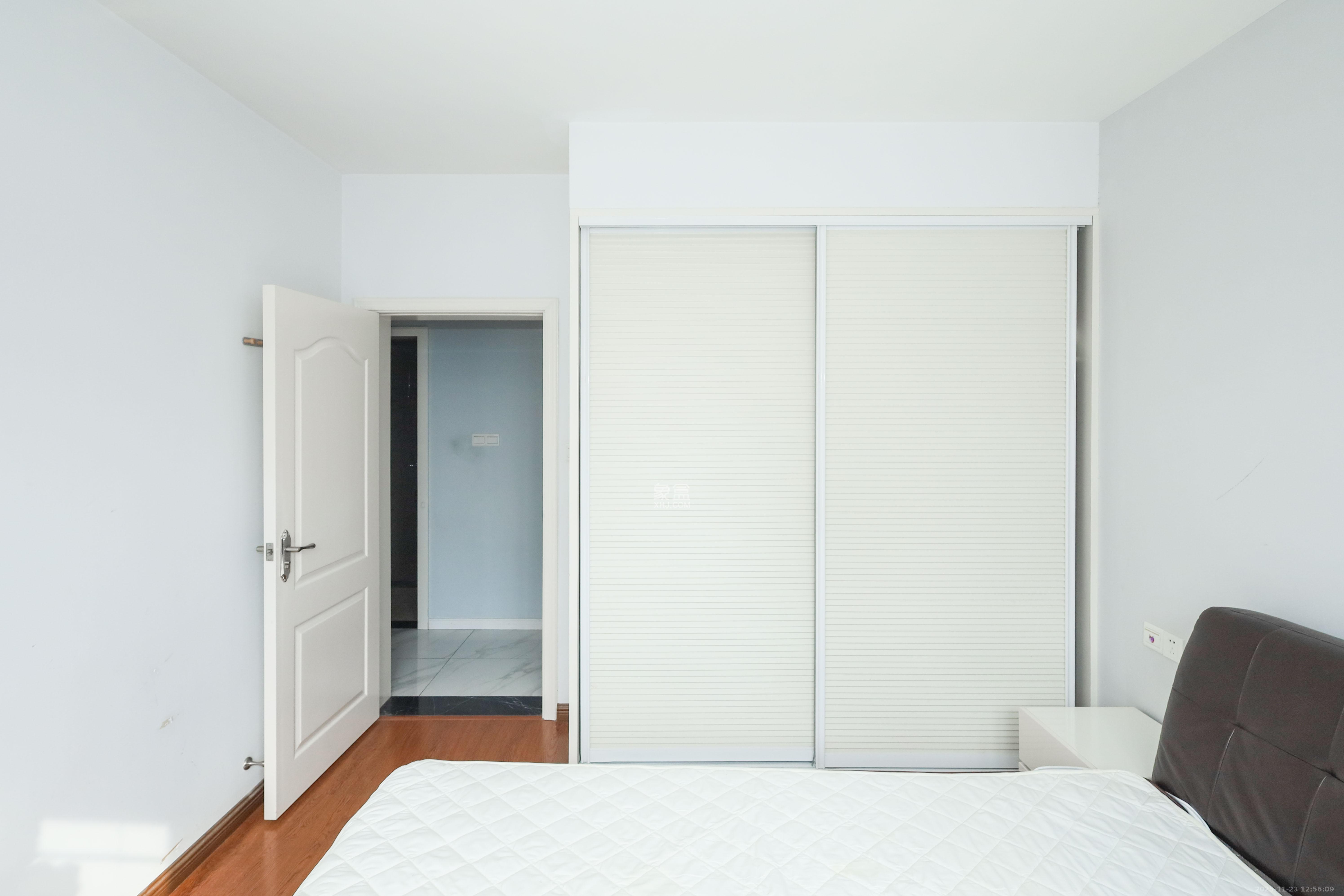 中国铁建梅溪青秀一期 3室2厅1卫 98.0万 中国铁建梅溪青秀一期 3室2厅1卫 98.0万卧室