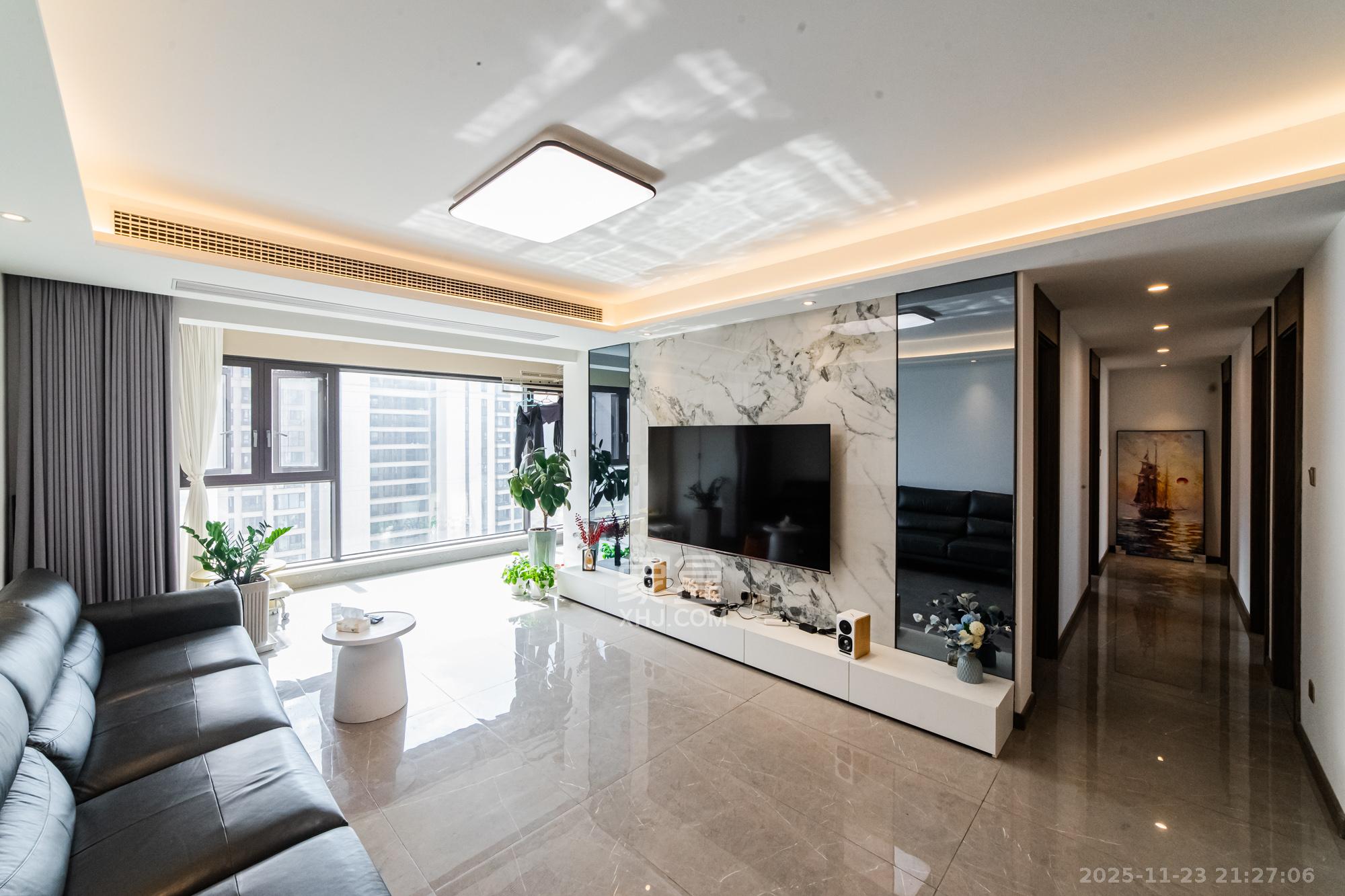 龙湖春江天玺 4室2厅2卫 185.0万 龙湖春江天玺 4室2厅2卫 185.0万客厅