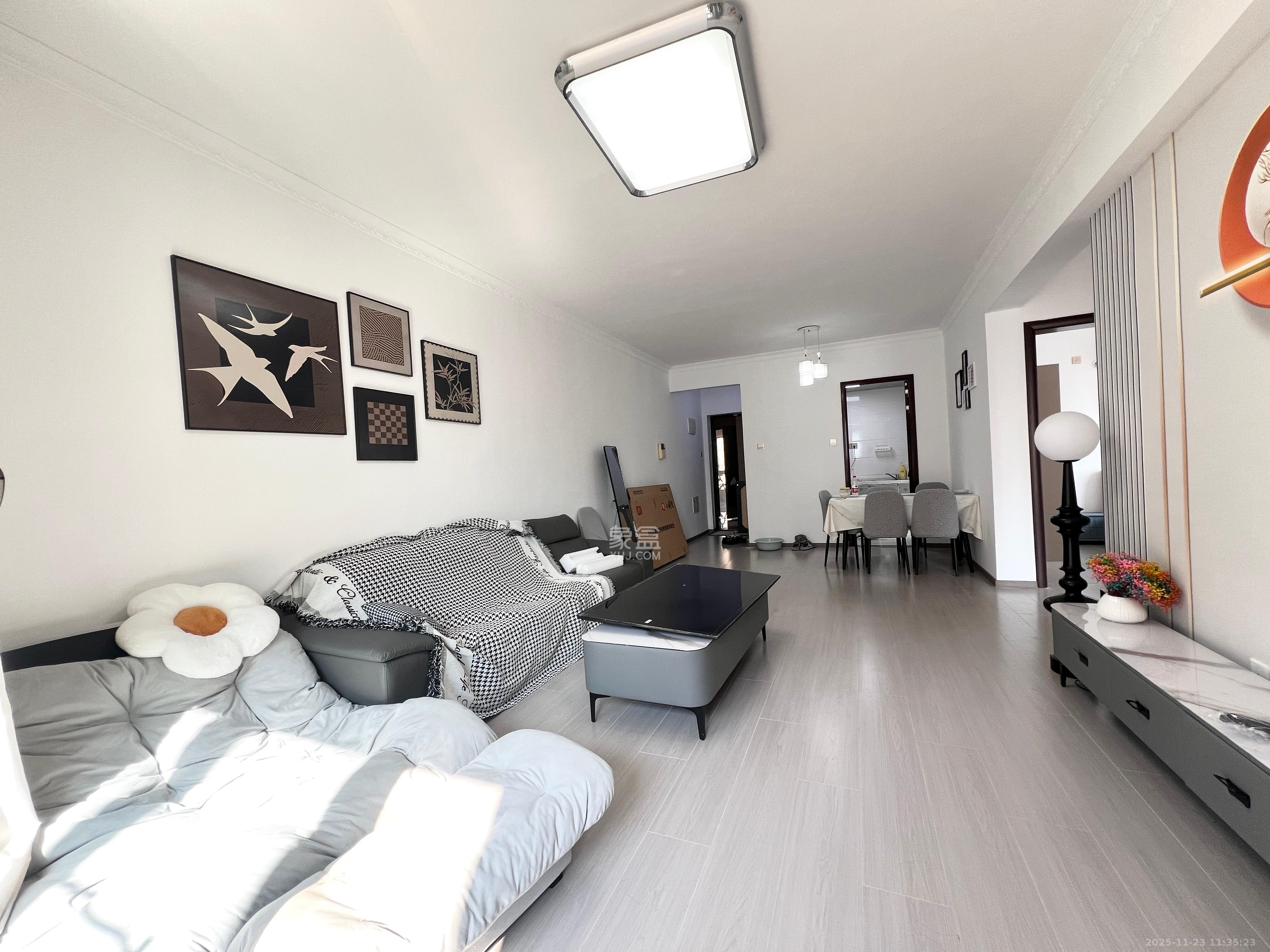 华润凤凰城三期  2室1厅1卫    2100.0元/月室内图