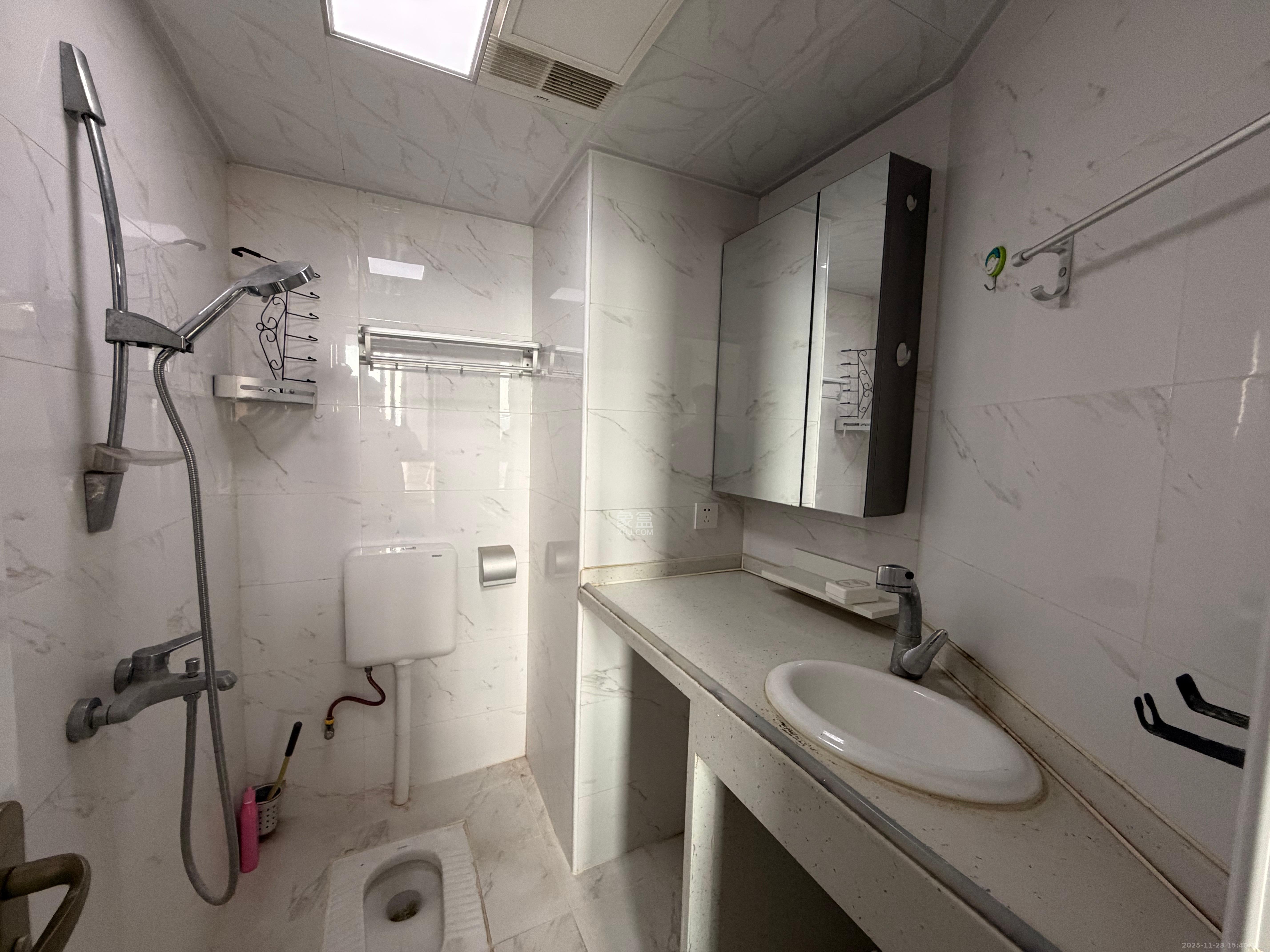 荣悦台  1室1厅1卫    2350.0元/月室内图