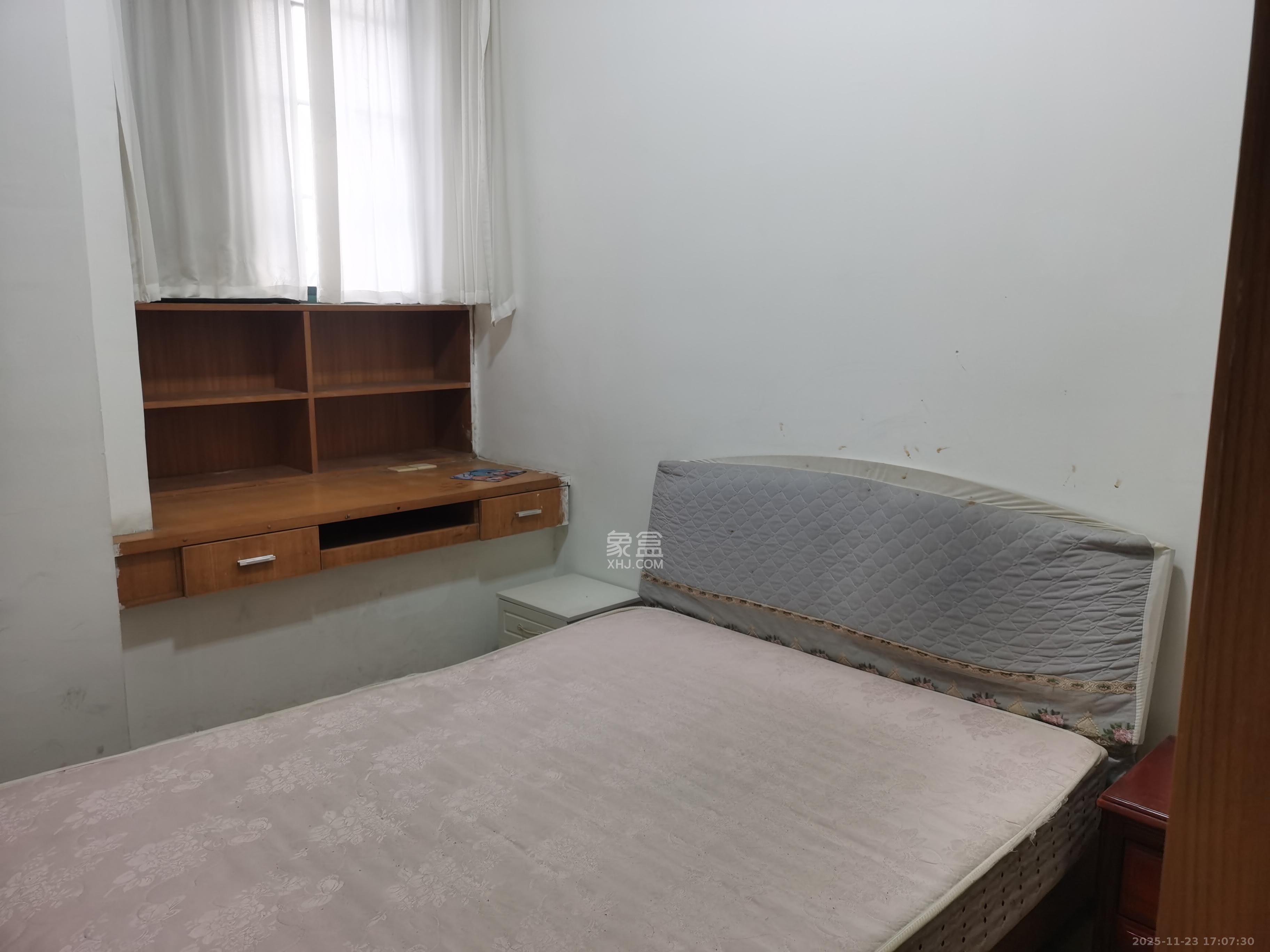 金帆江滨玫瑰园  2室1厅1卫    1300.0元/月室内图