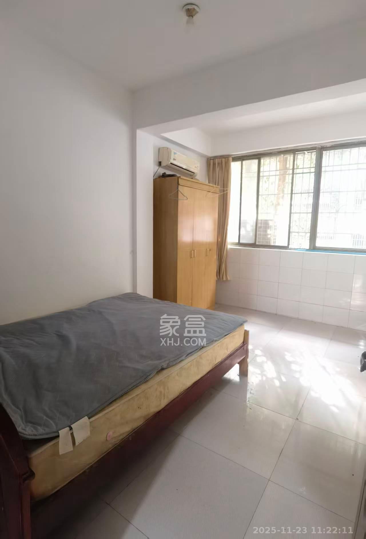 先福安置小区  1室1厅1卫    1500.0元/月室内图