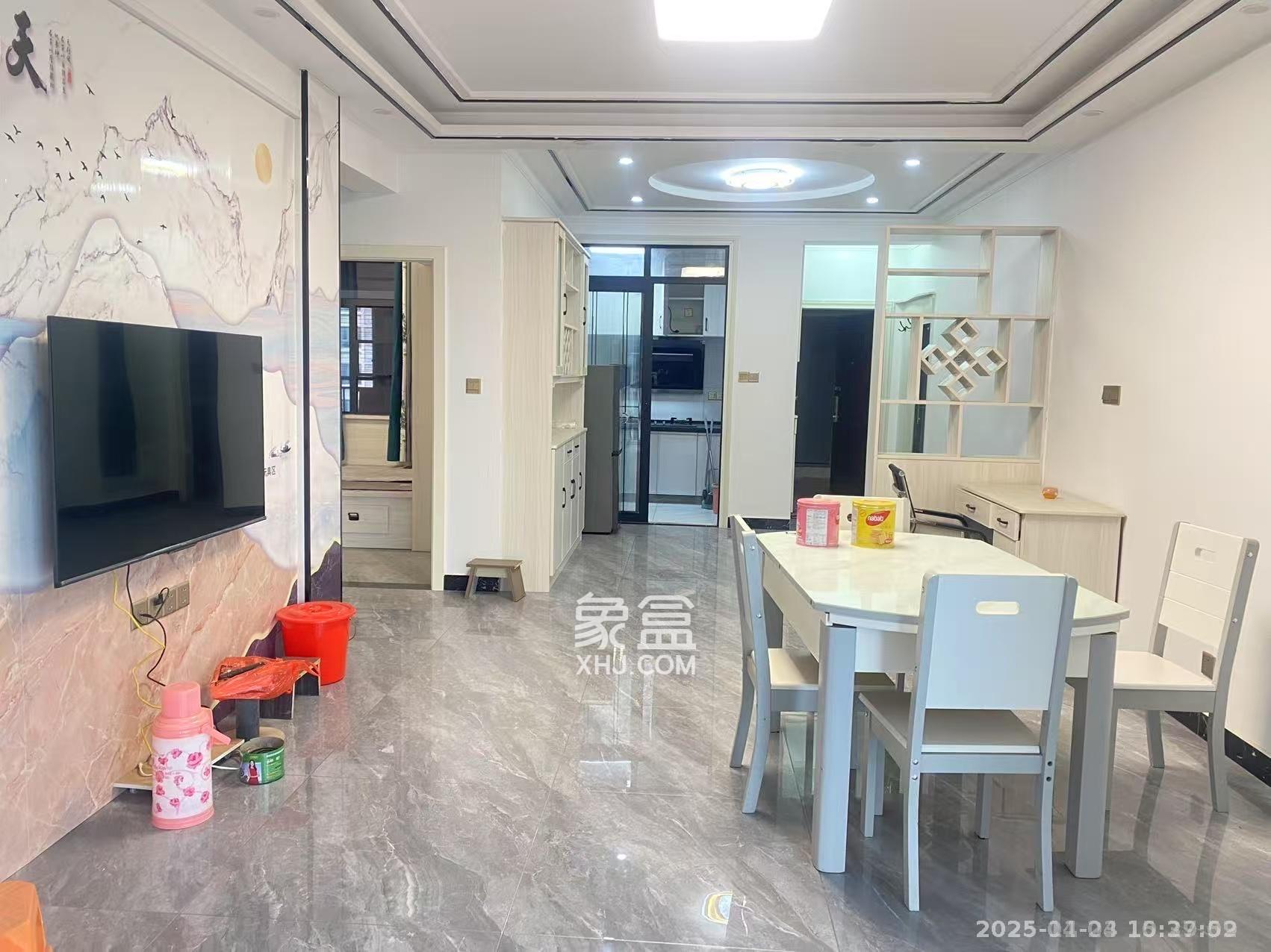 新景未来城  2室2厅1卫    1300.0元/月