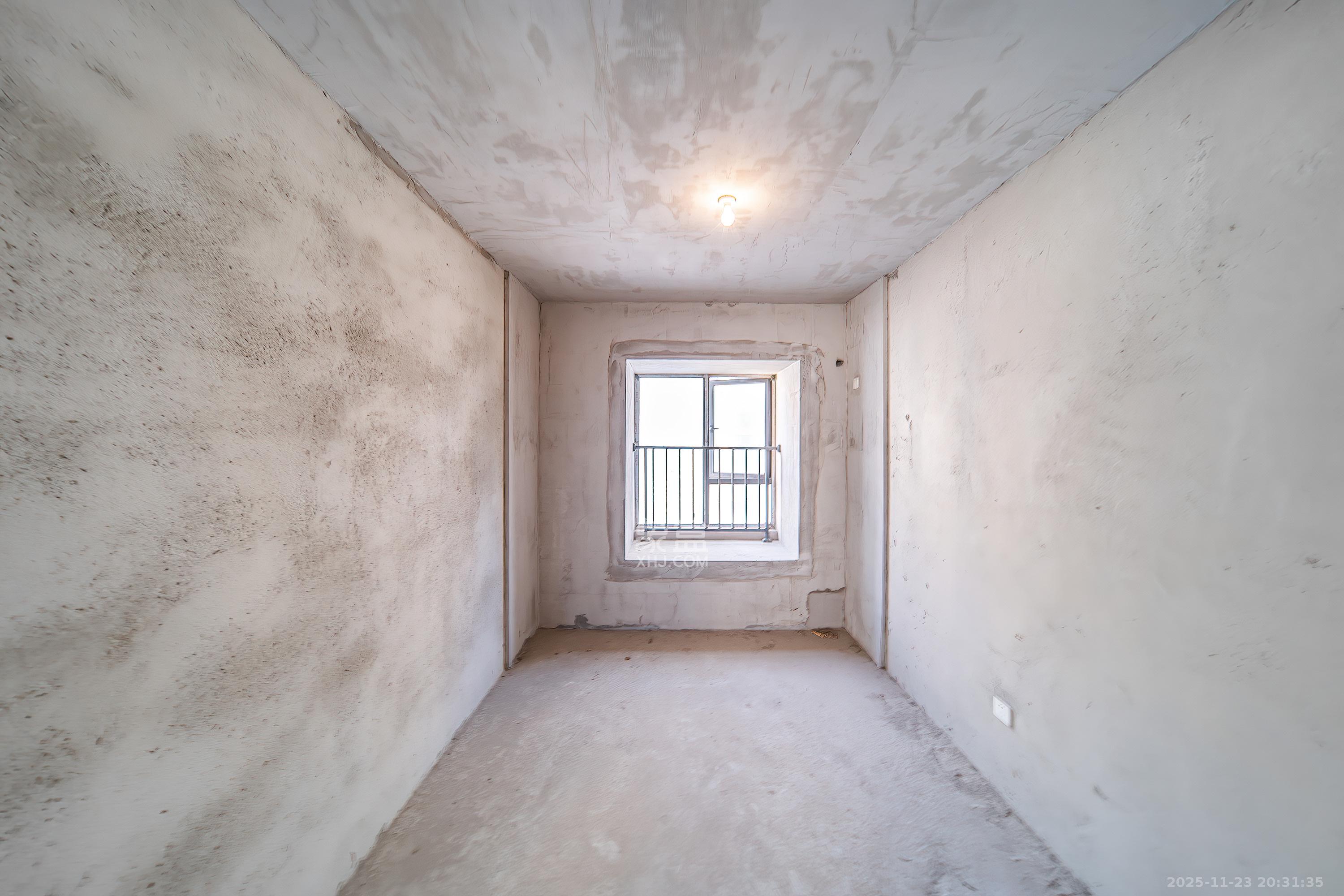 天健城 5室2厅2卫 280.0万 天健城 5室2厅2卫 280.0万卧室