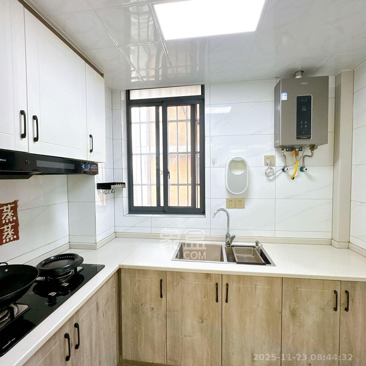 建鸿达现代公寓 3室2厅1卫 3200.0元/月 建鸿达现代公寓 3室2厅1卫 3200.0元/月室内图