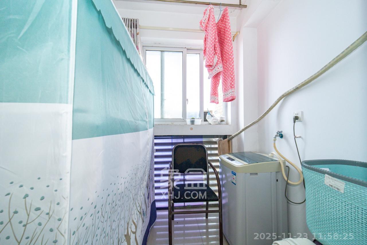 东方航标  1室1厅1卫    1100.0元/月室内图