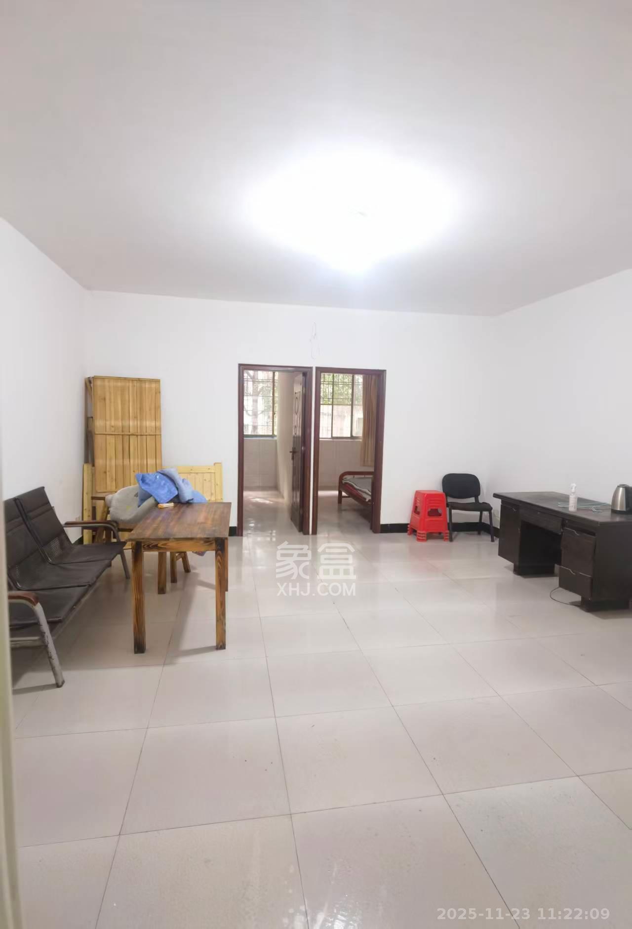 先福安置小区  1室1厅1卫    1500.0元/月