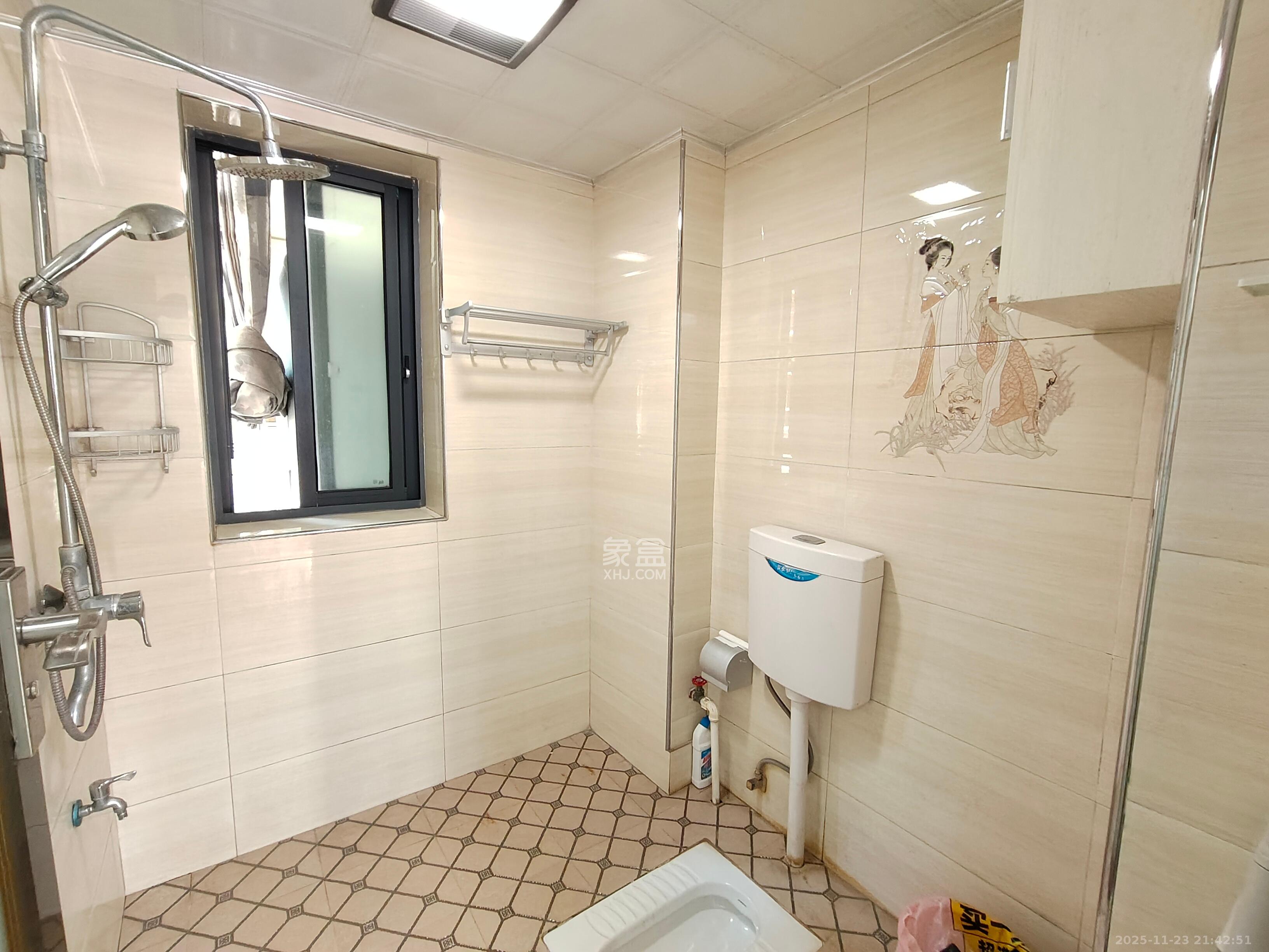 长房时代城  2室2厅1卫    2500.0元/月