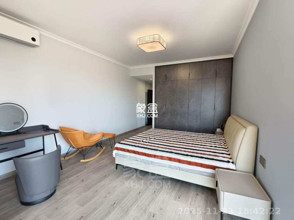 奥园养生城 4室2厅2卫 5000.0元/月 奥园养生城 4室2厅2卫 5000.0元/月室内图