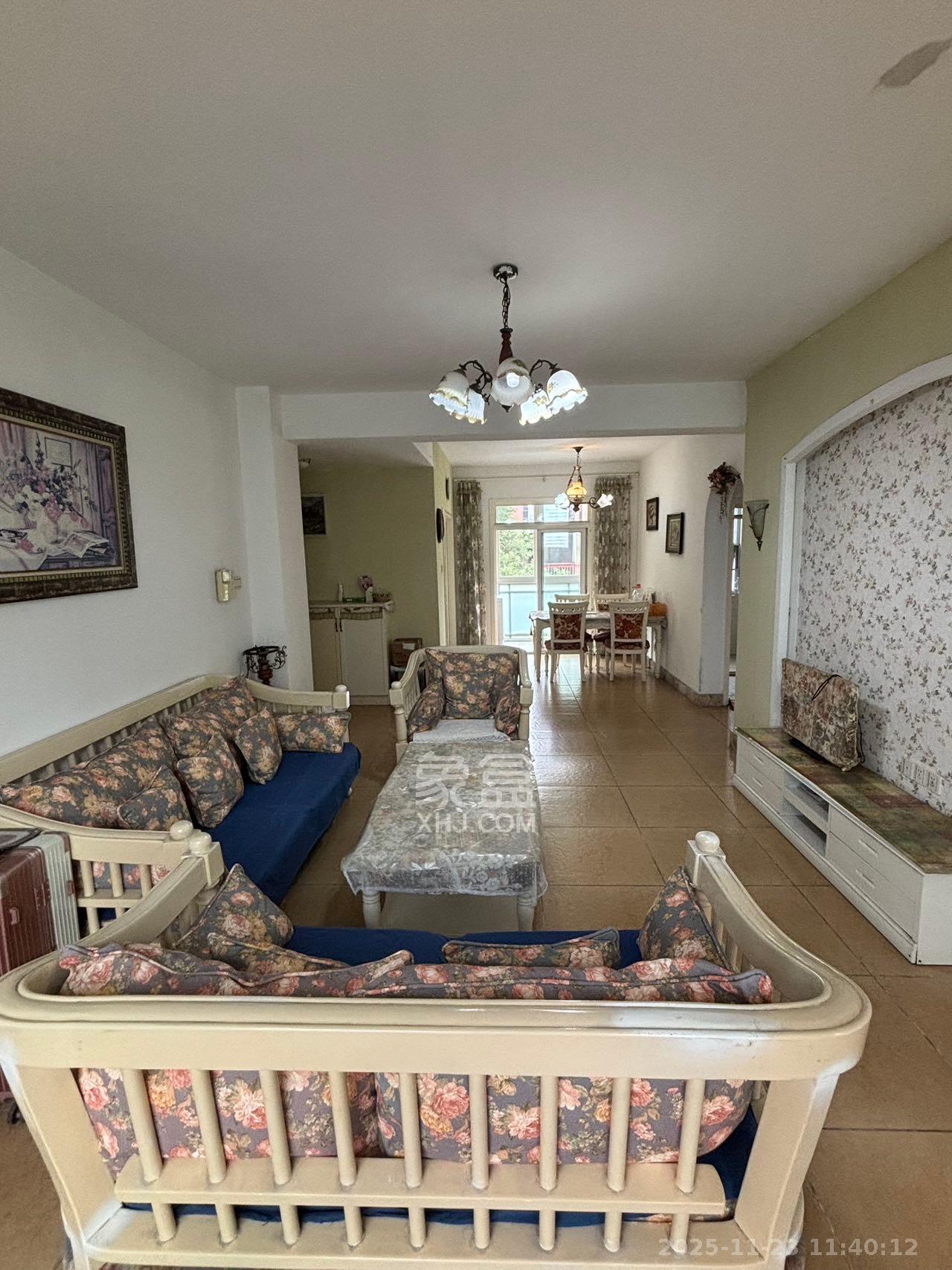 山水湾  1室2厅1卫    850.0元/月室内图