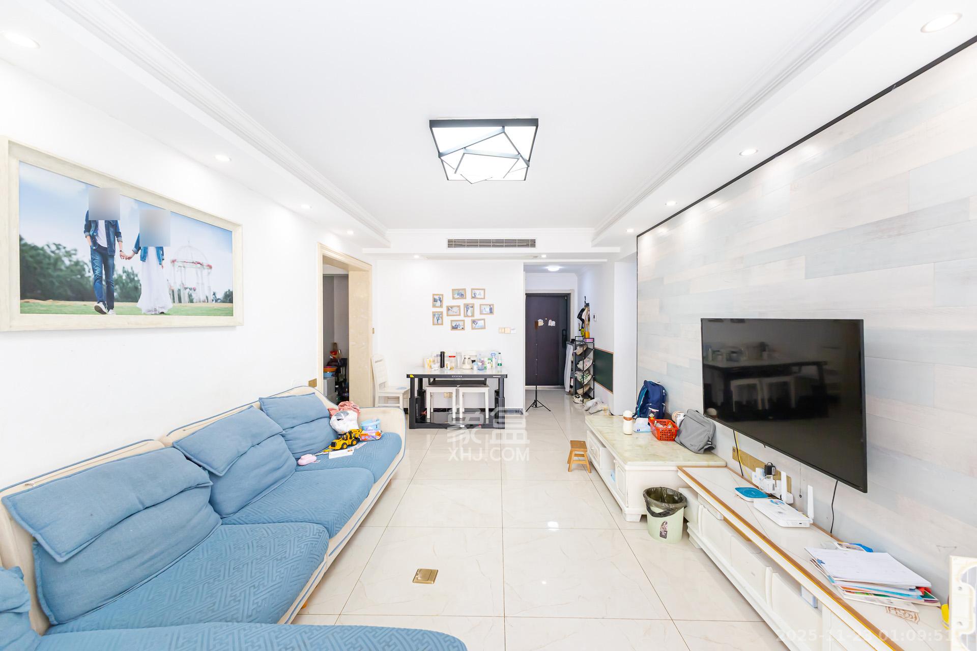 明发国际城 2室2厅1卫 70.0万 明发国际城 2室2厅1卫 70.0万客厅