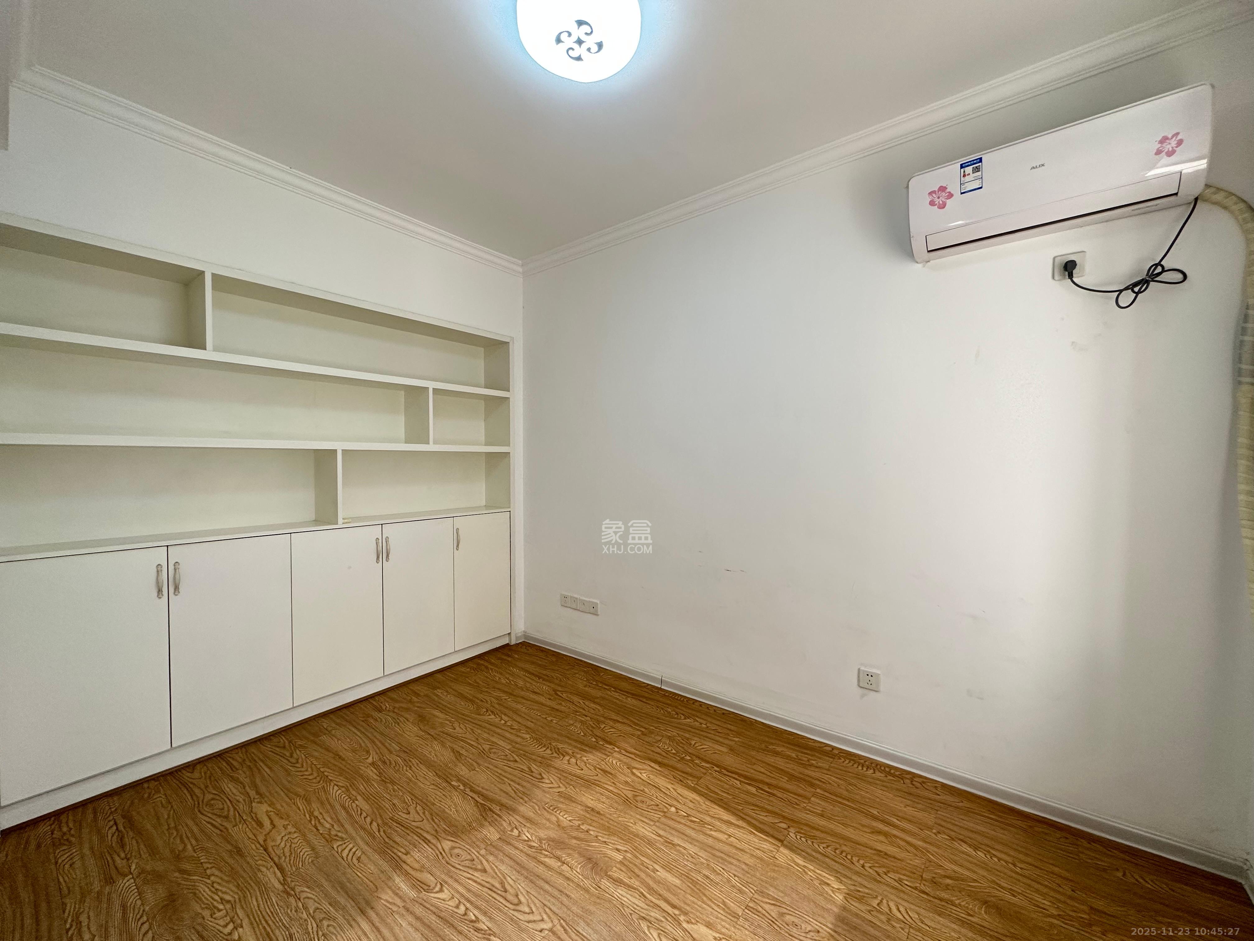 保利麓谷林语F区  4室2厅2卫    3900.0元/月室内图