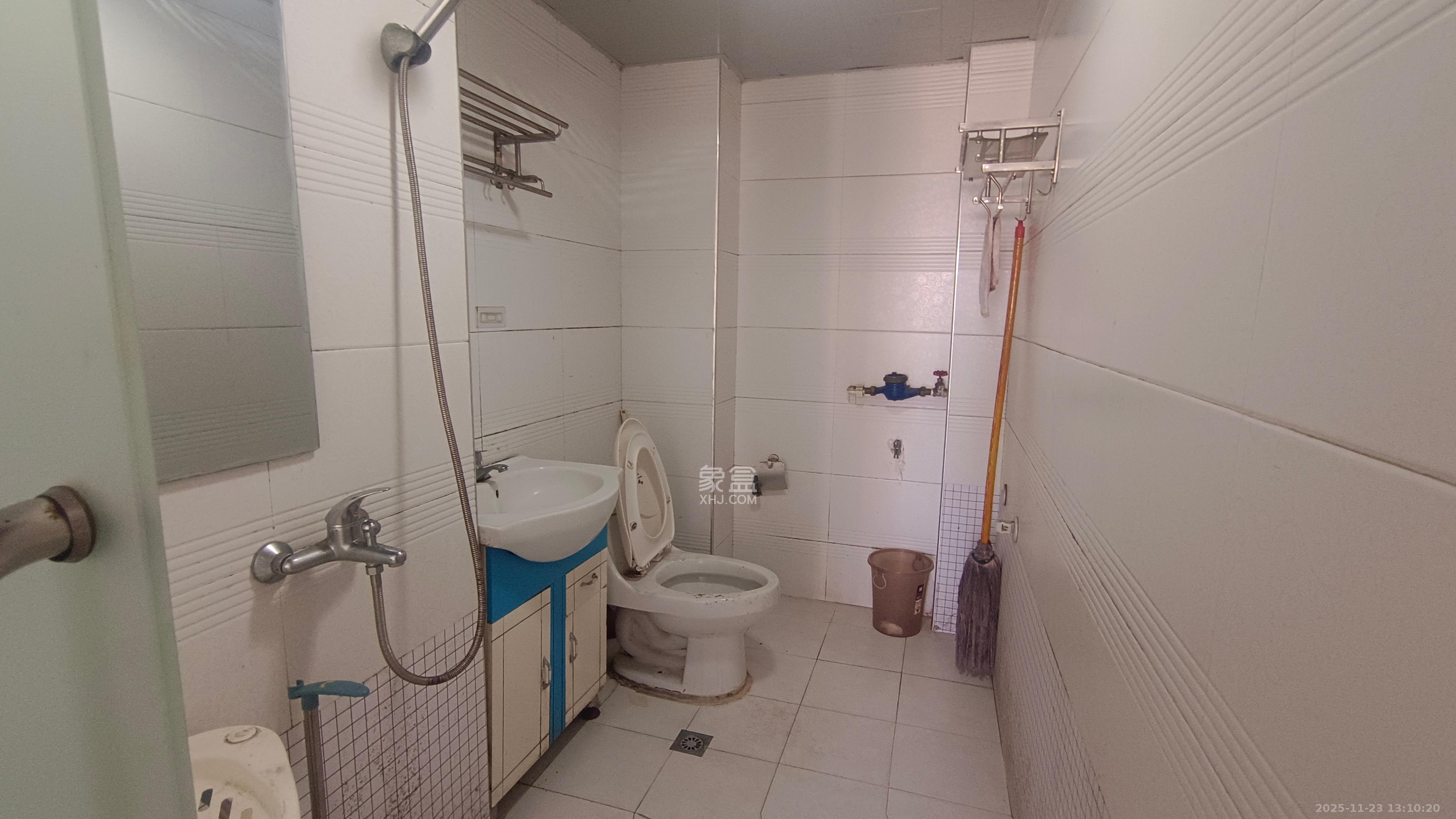 江临天下  1室1厅1卫    1500.0元/月室内图