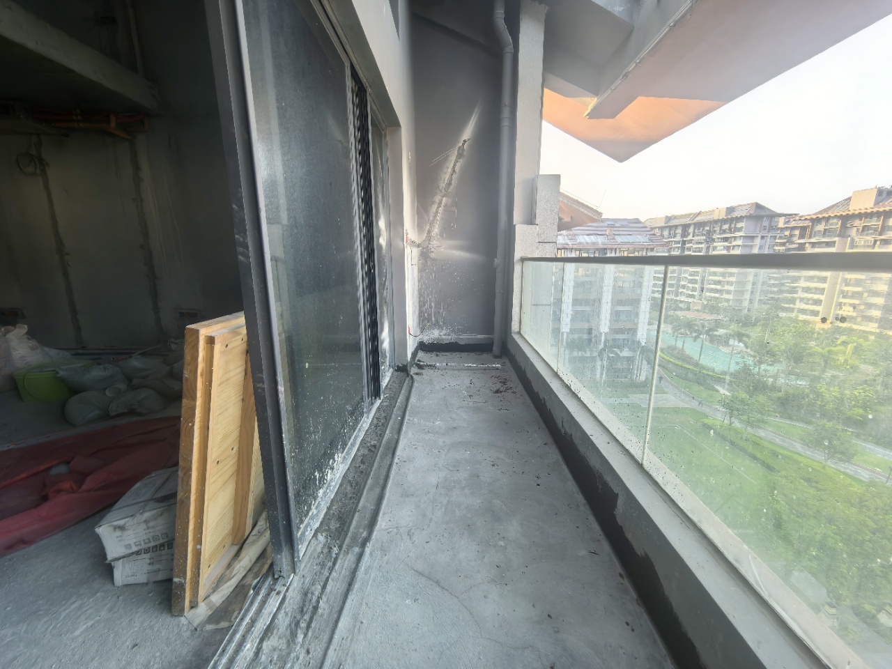 鲁能海蓝公馆 1室2厅2卫 80.0万 鲁能海蓝公馆 1室2厅2卫 80.0万室内图