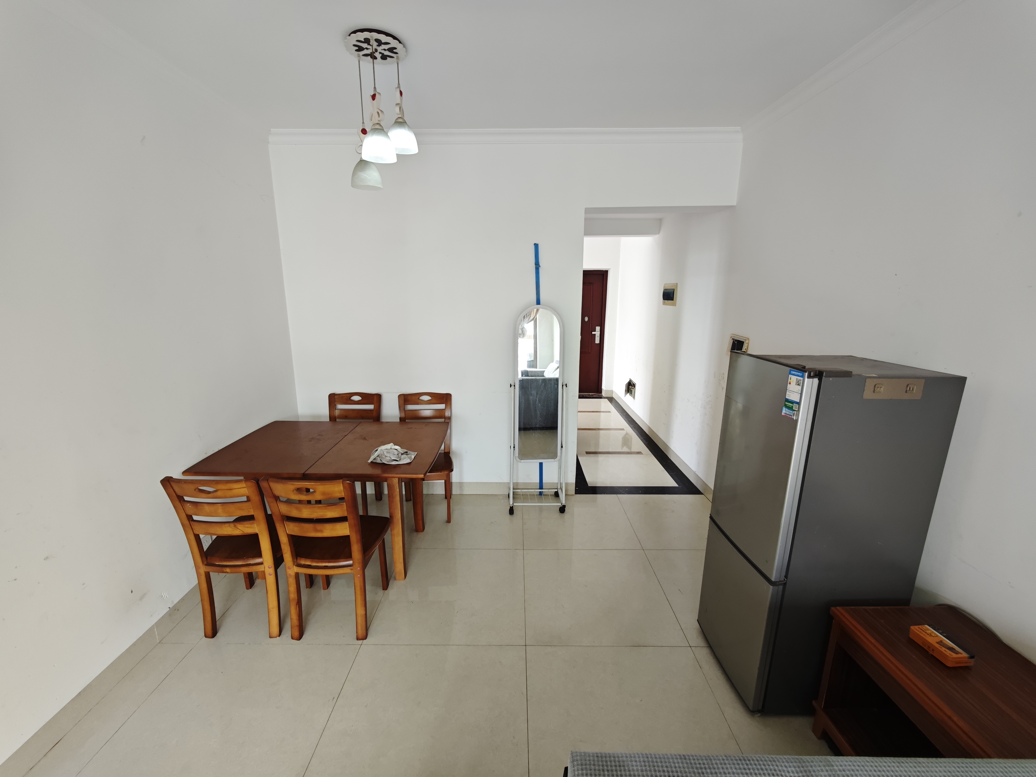 滨江绿都 2室1厅1卫 2300.0元/月 滨江绿都 2室1厅1卫 2300.0元/月室内图